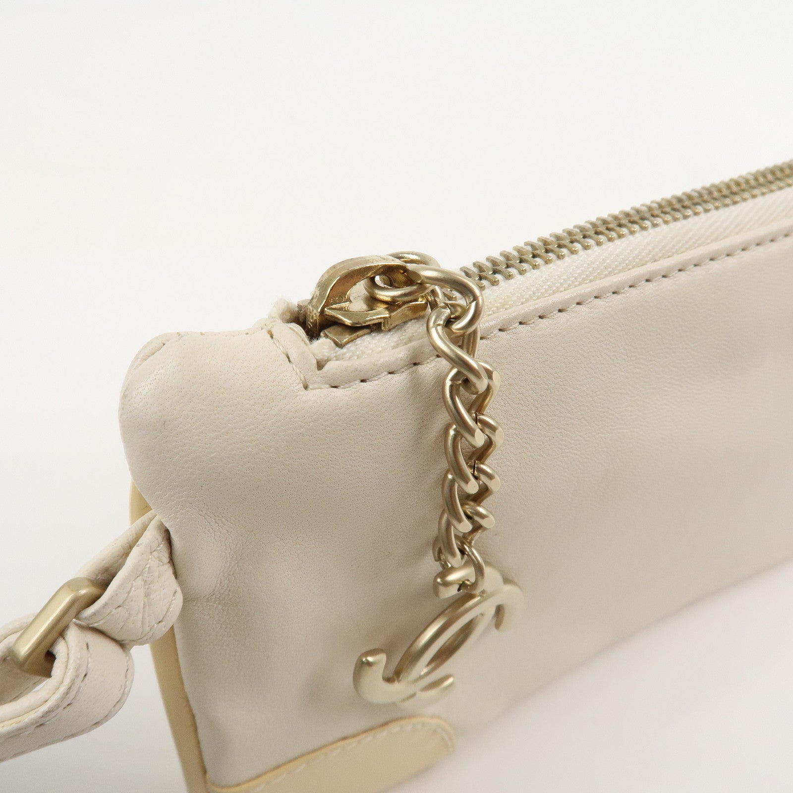 CHANEL Camellia Leather Patent Leather Clutch Bag Wrist Bag Ivory