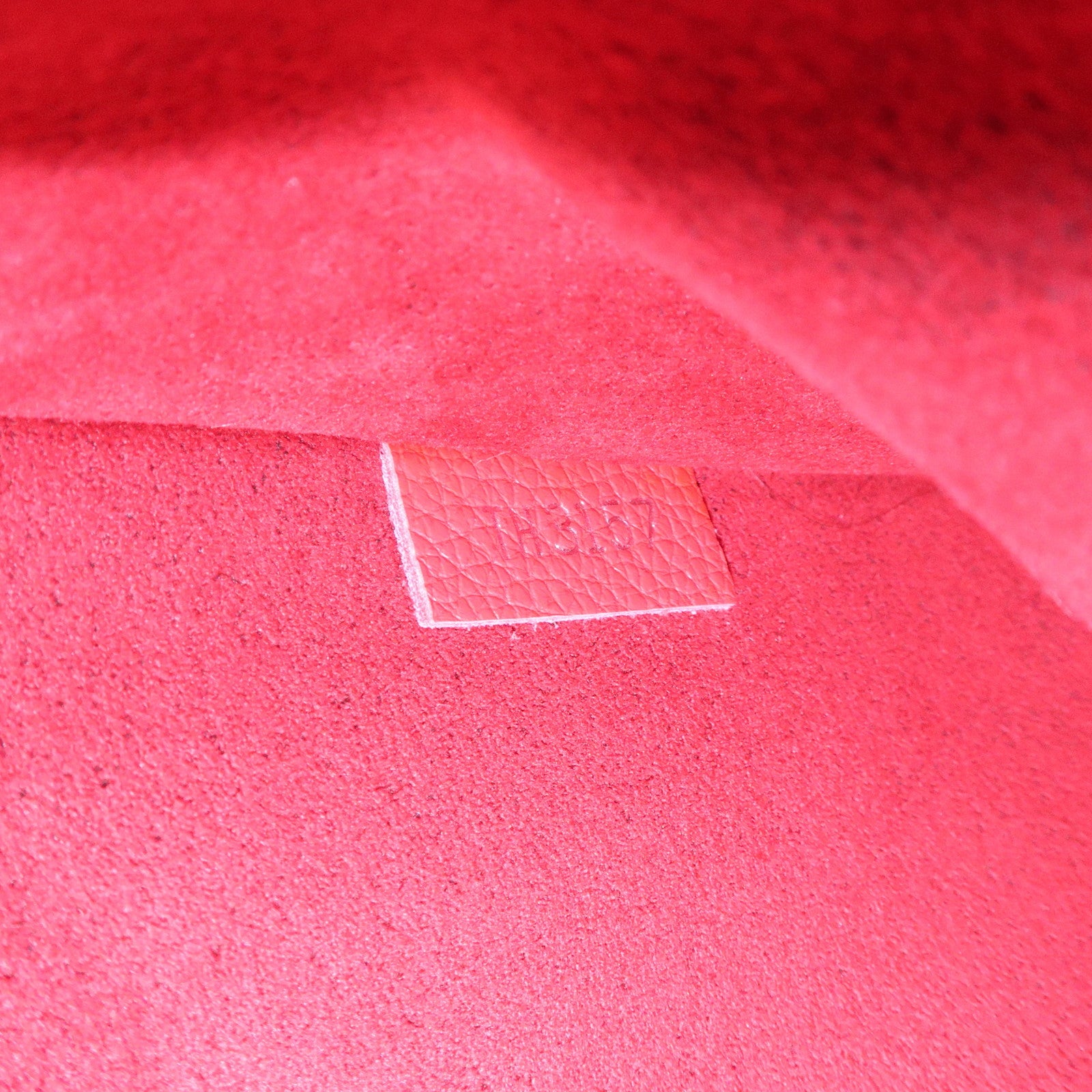 Louis Vuitton Pochette Jour PM Taurillon Leather Pouch Red R99586