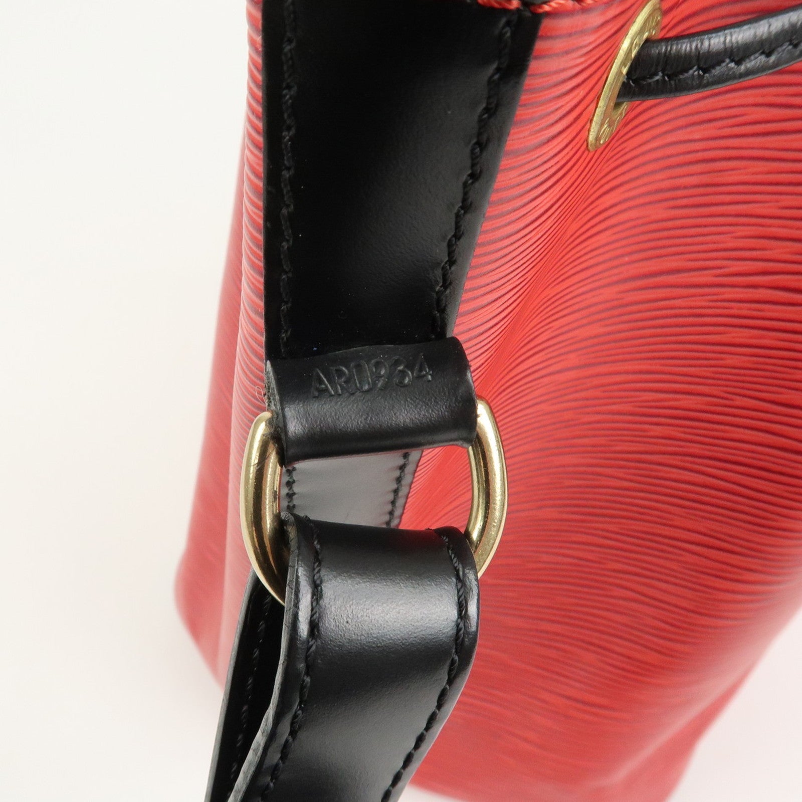 Louis Vuitton Epi Petit Noe Shoulder Bag Bicolor Noir Red M44172