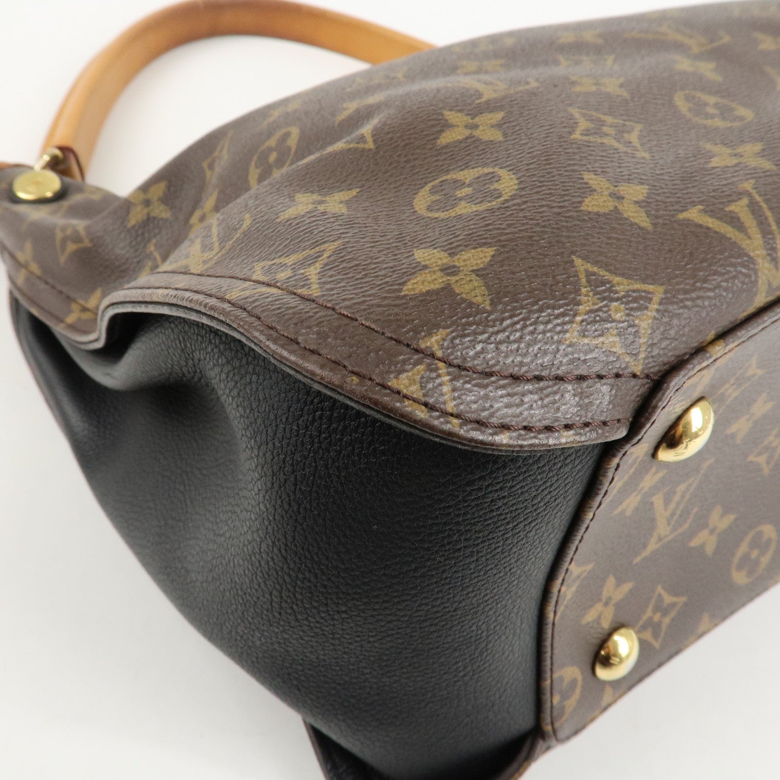 Louis Vuitton Monogram Gaia Shoulder Bag Brown M41621 Used