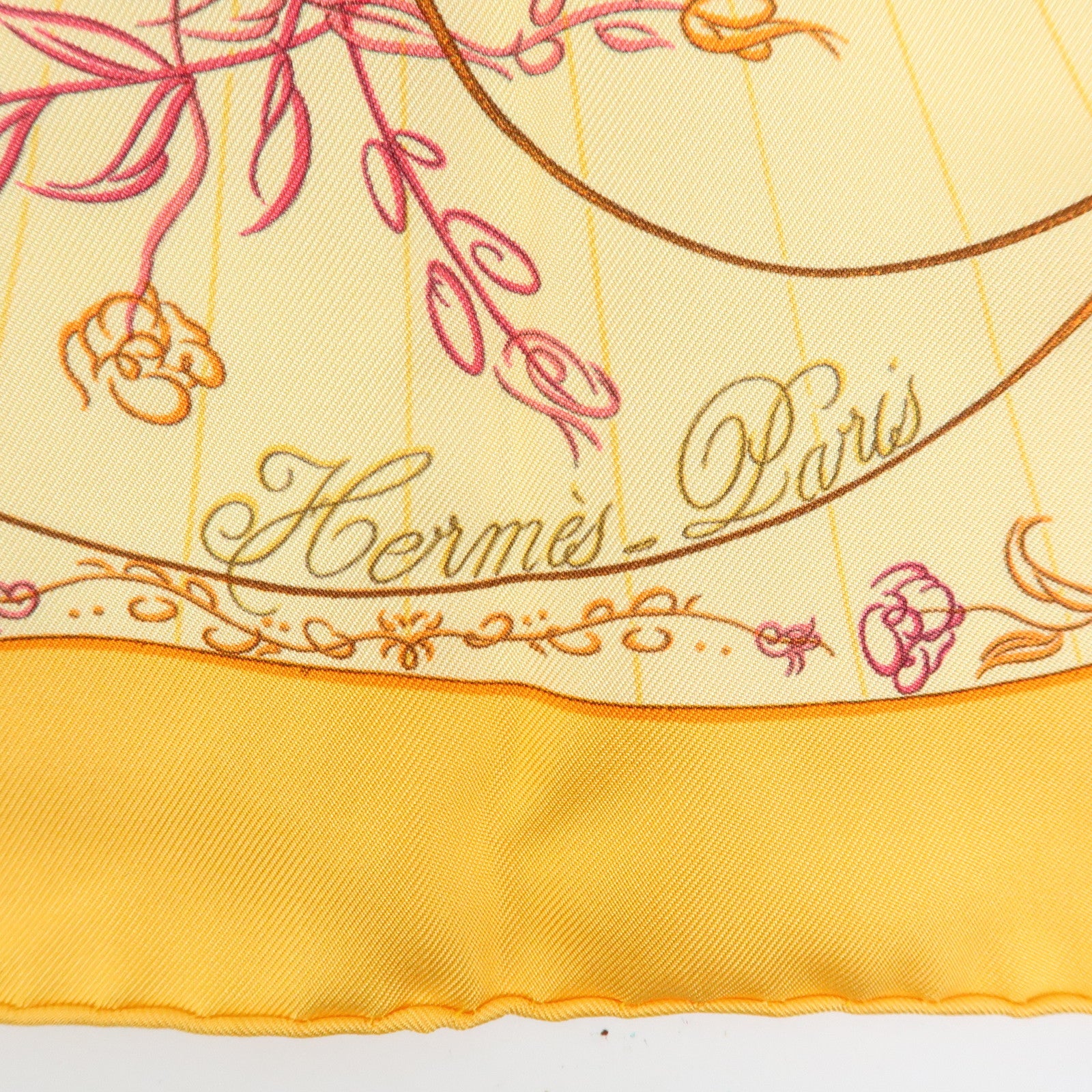 HERMES Carre 42 Silk 100% Scarf EFFLUVES Ivy Print Orange