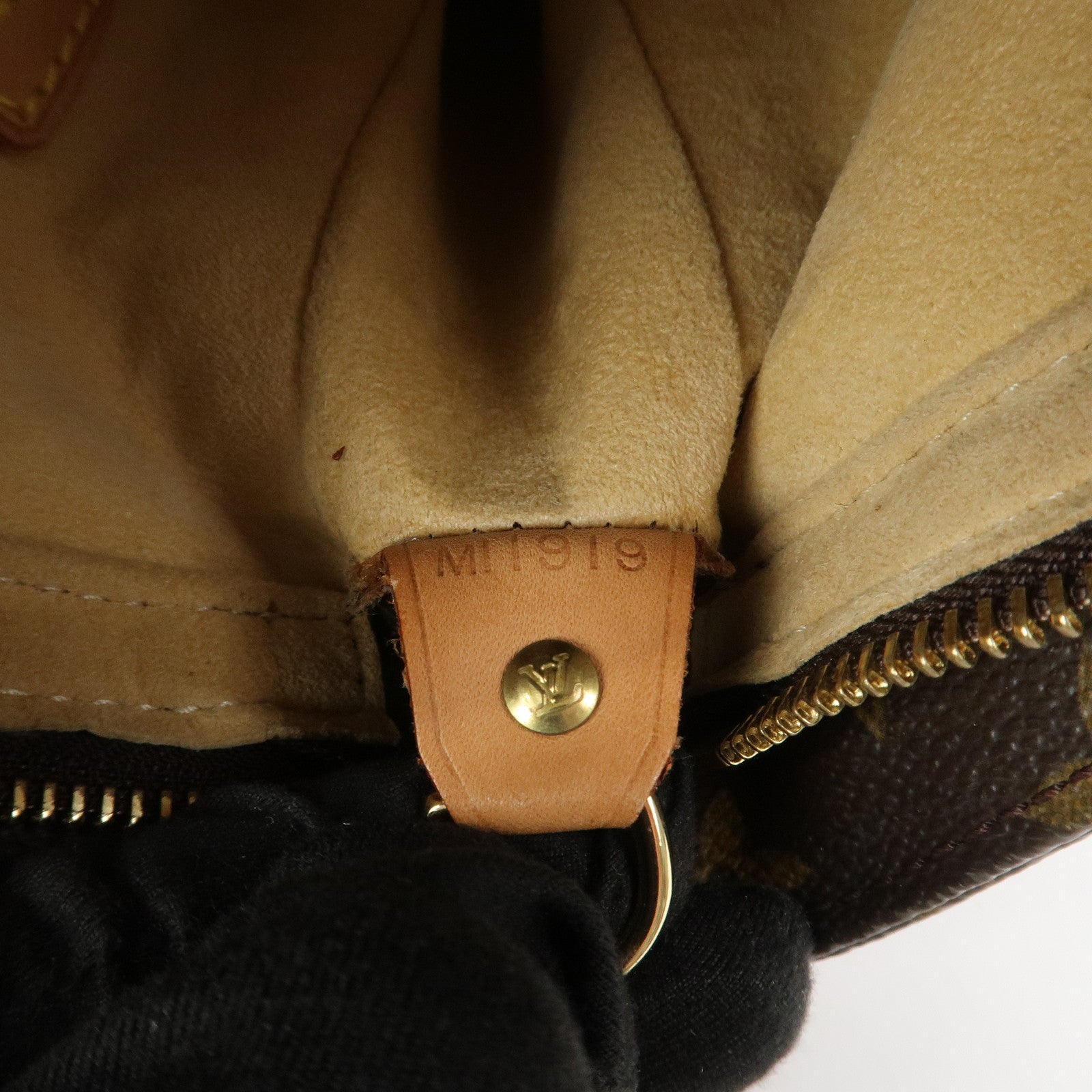 Louis Vuitton Monogram Looping GM Shoulder Bag Bown M51145