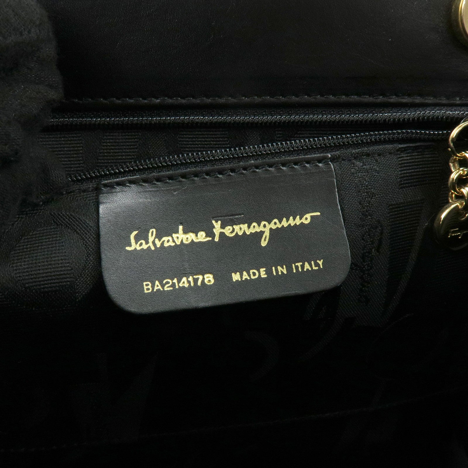 Ferragamo Vara Ribbon Leather Hand Bag Tote Bag Black