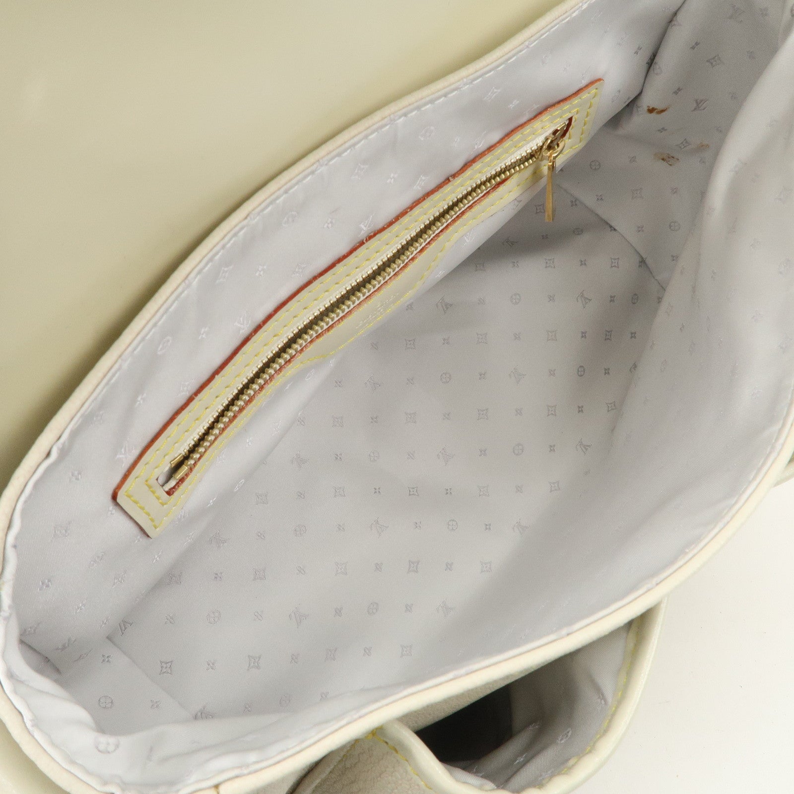 Louis Vuitton Suhali Leather Confidence Shoulder Bag Blanc M91782 Used