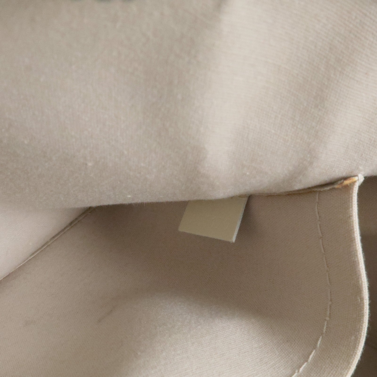 Louis Vuitton Epi Madeleine PM Hand Bag Ivoire White M5933J