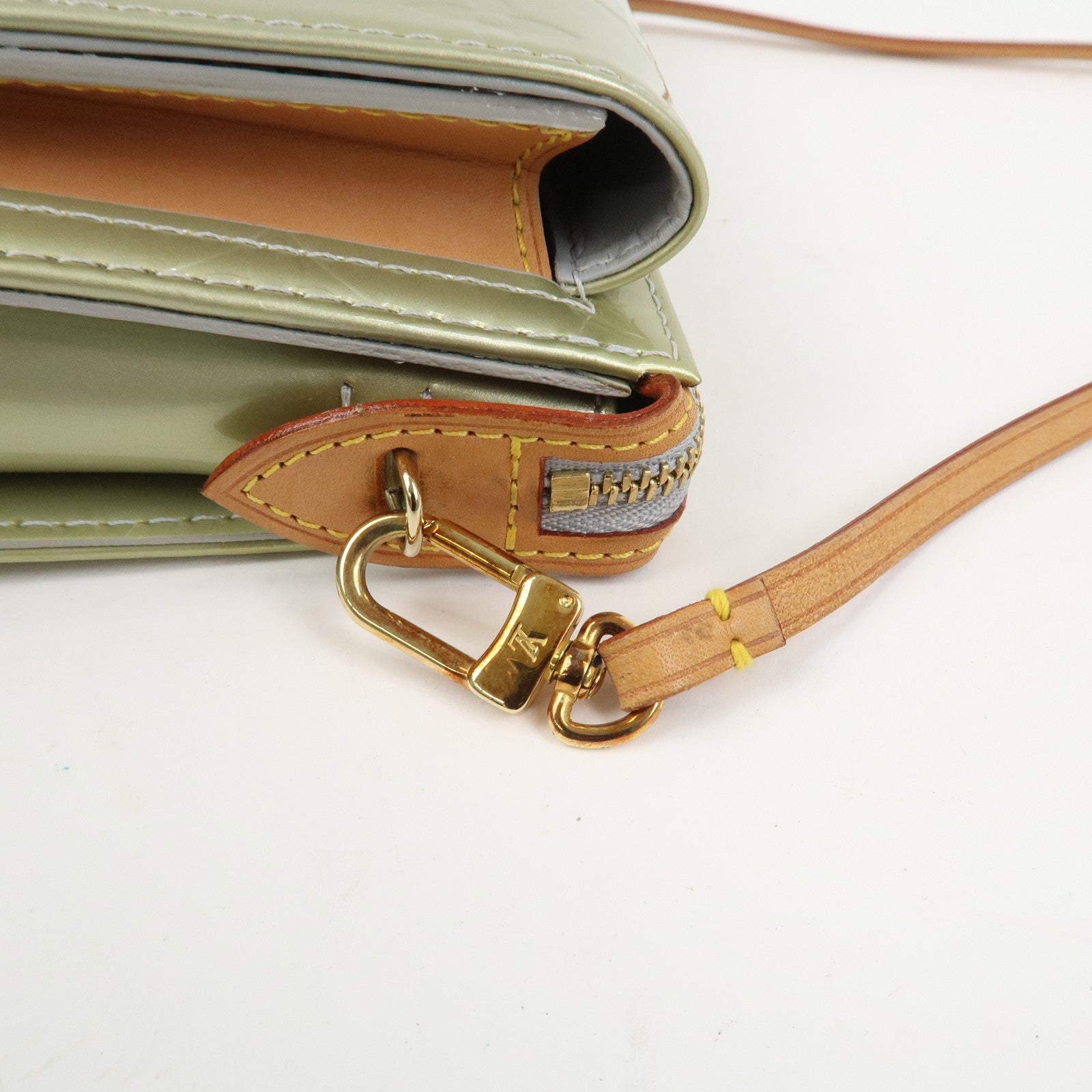 Louis Vuitton Monogram Vernis Motto Shoulder Bag Gris M91030