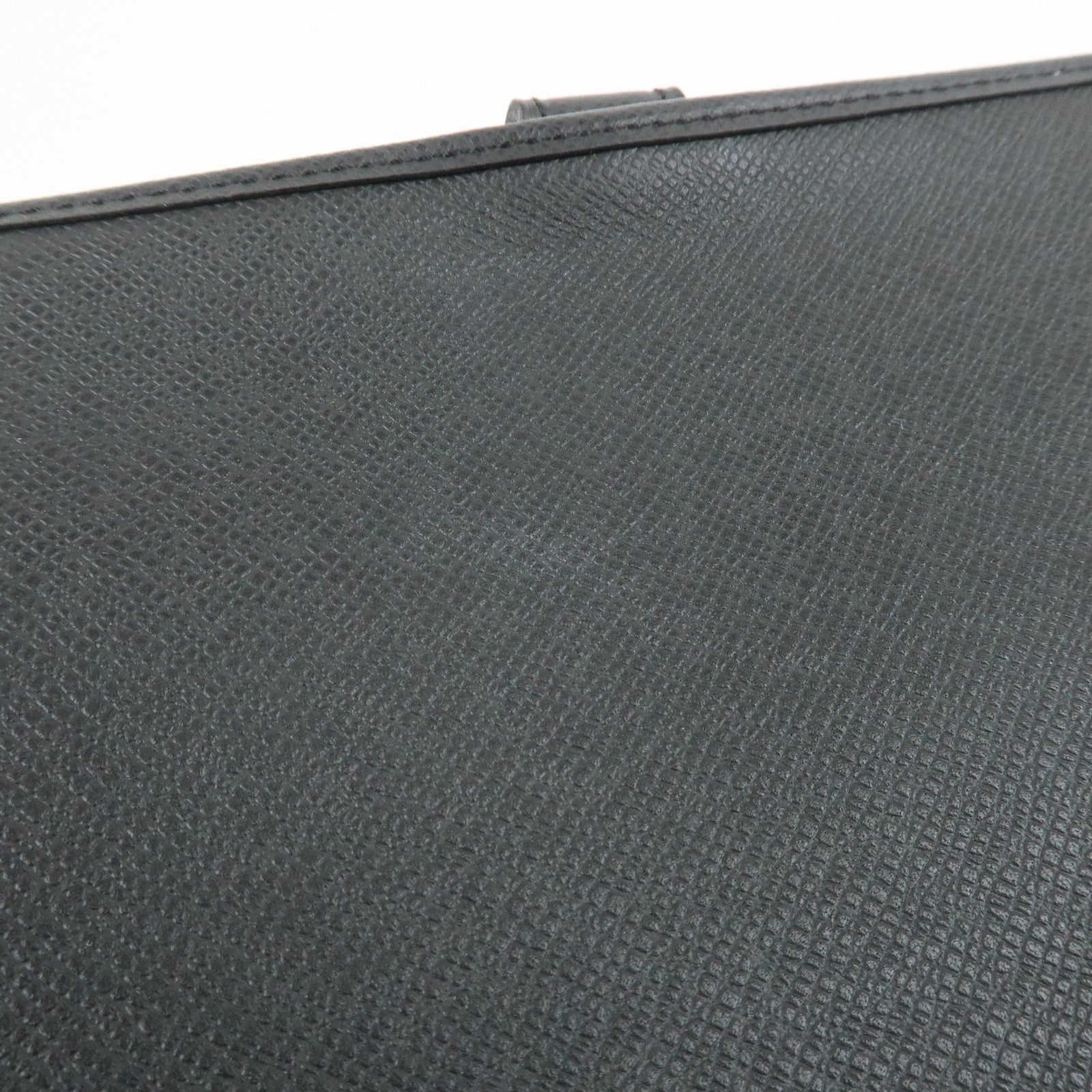 Louis Vuitton Taiga Andrei Shoulder Bag Ardoise M32482
