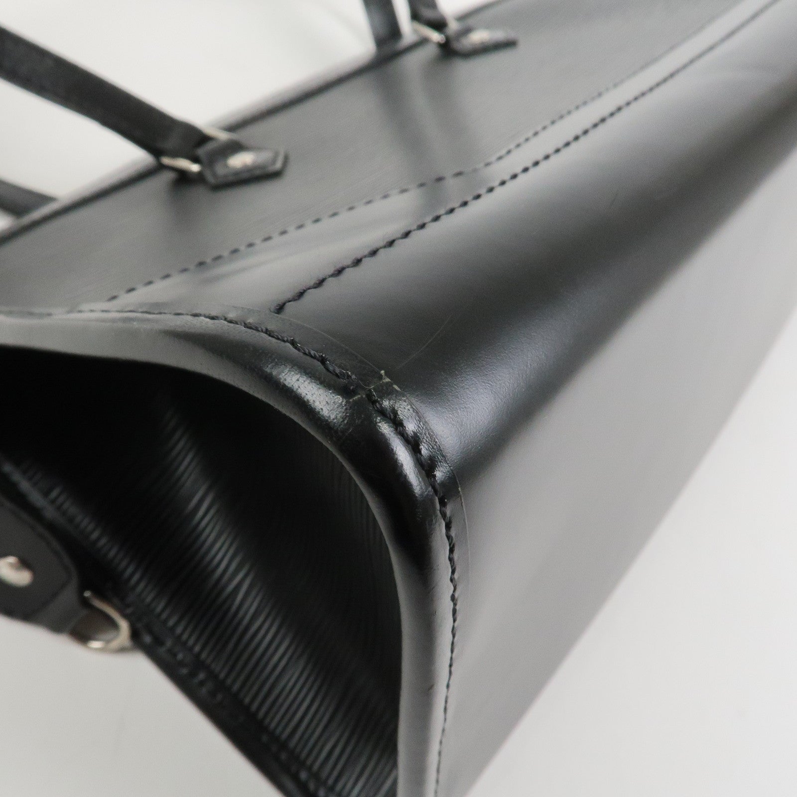 Louis Vuitton Epi Leather Madeleine PM Hand Bag Noir Black M59332