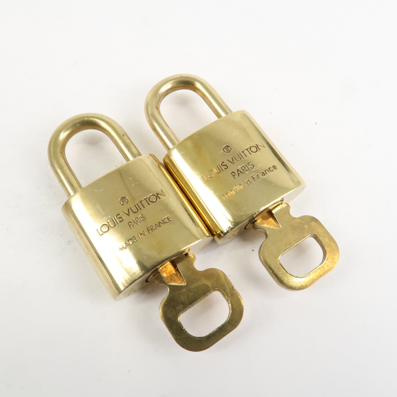 Louis Vuitton Set of 10 Lock & Key Cadena Key Lock Metal Gold