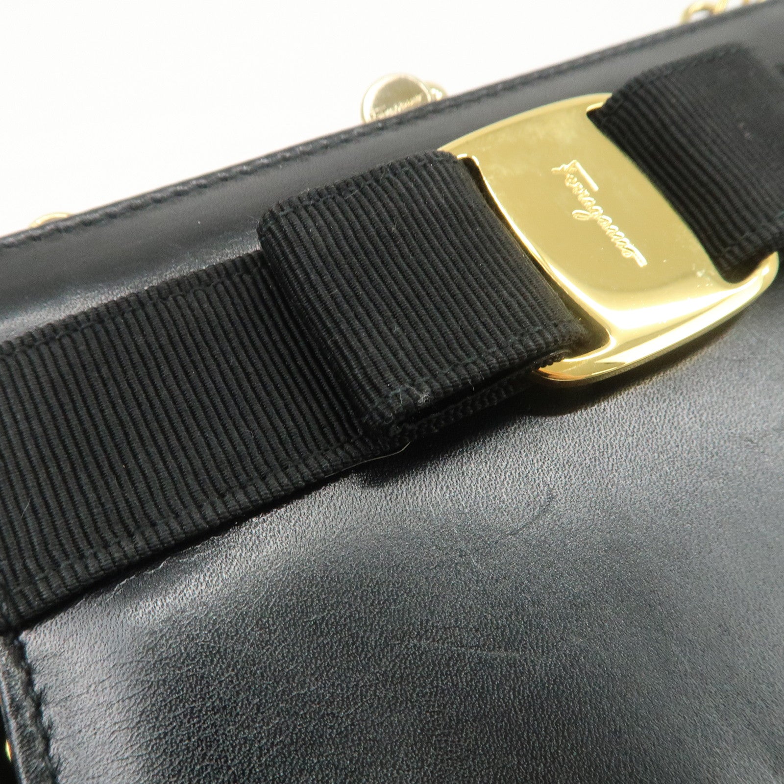 Ferragamo Vara Leather Ribbon Mini Chain Shoulder Bag Black Used