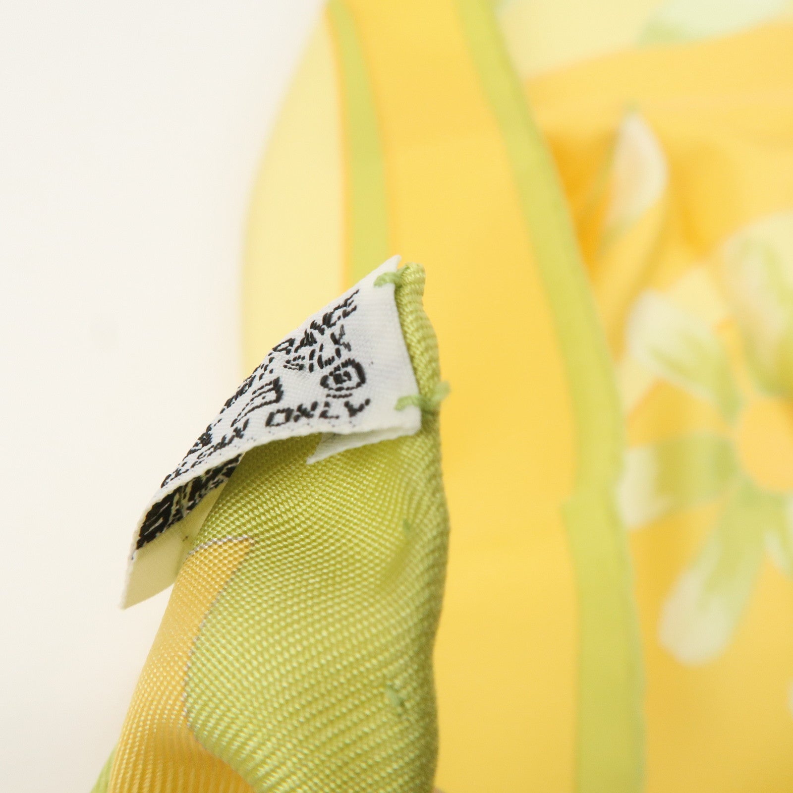HERMES Carre 90 Silk 100% Scarf Au Gre Du Ven Yellow Light Green Used