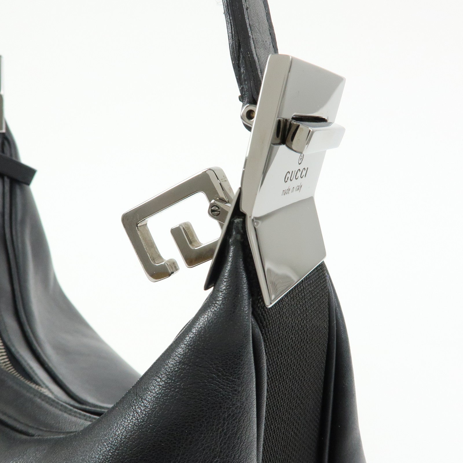 GUCCI Attache Leather Shoulder Bag Crossbody Bag Black 001・3341