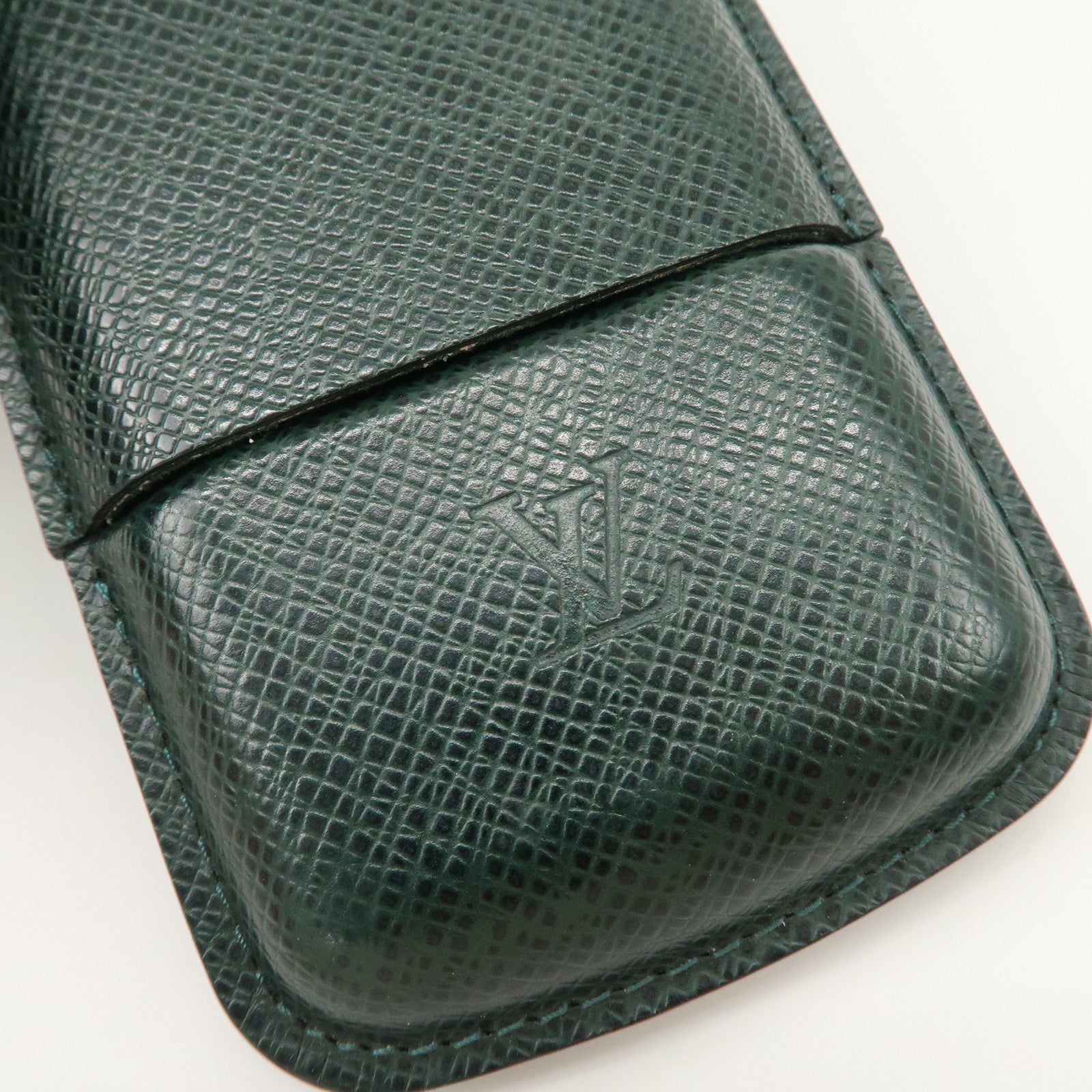 Louis Vuitton Taiga Leather Etui 3 Robusto Cigarette Case Epicea Used