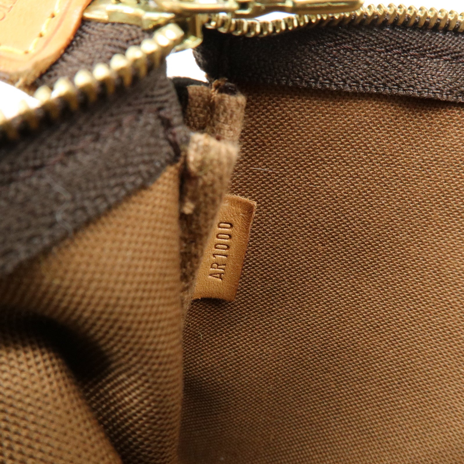 Louis Vuitton Monogram Pochette Accessoires Pouch Hand Bag M51980