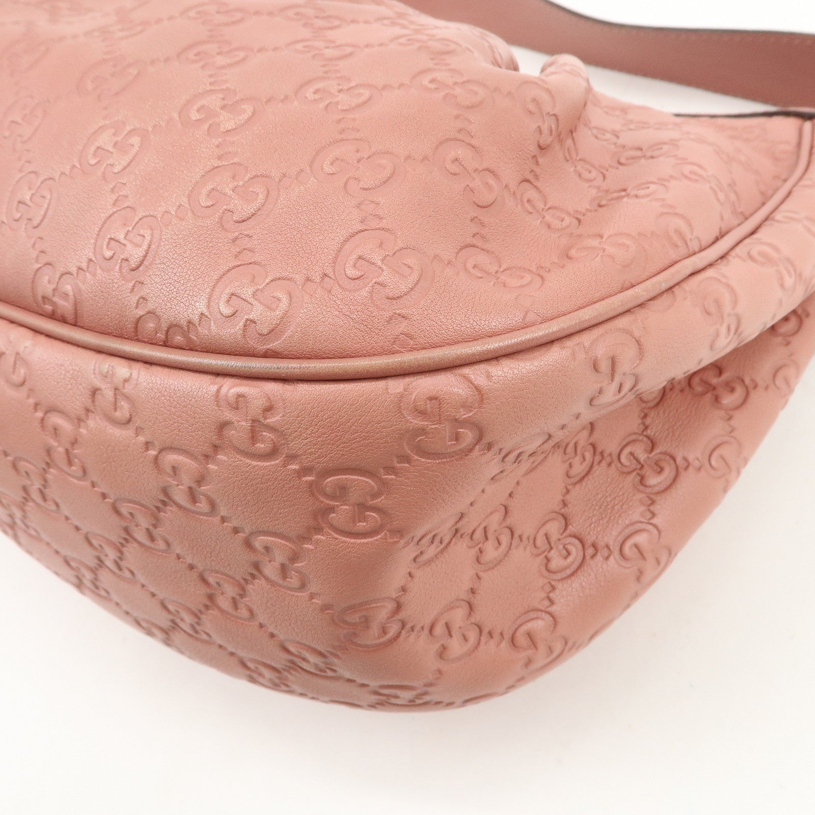 GUCCI Sukey Interlocking G Guccissima Leather Shoulder Bag 232955