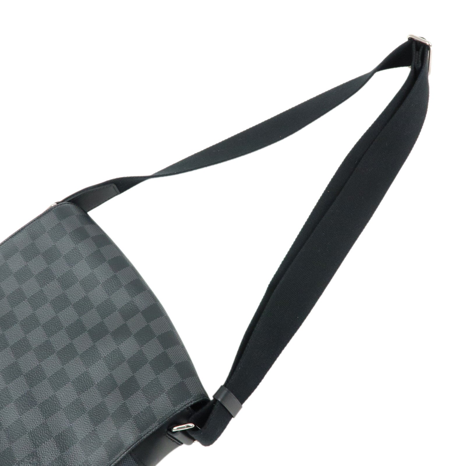 Louis Vuitton Damier Graphite District PM NM Crossbody Bag N41028