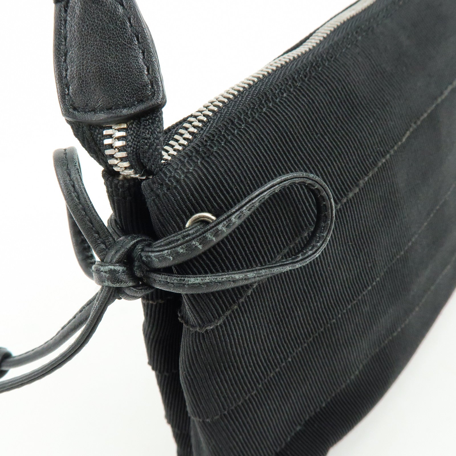 Ferragamo Vara Canvas Leather Side Ribbon Shoulder Bag Black