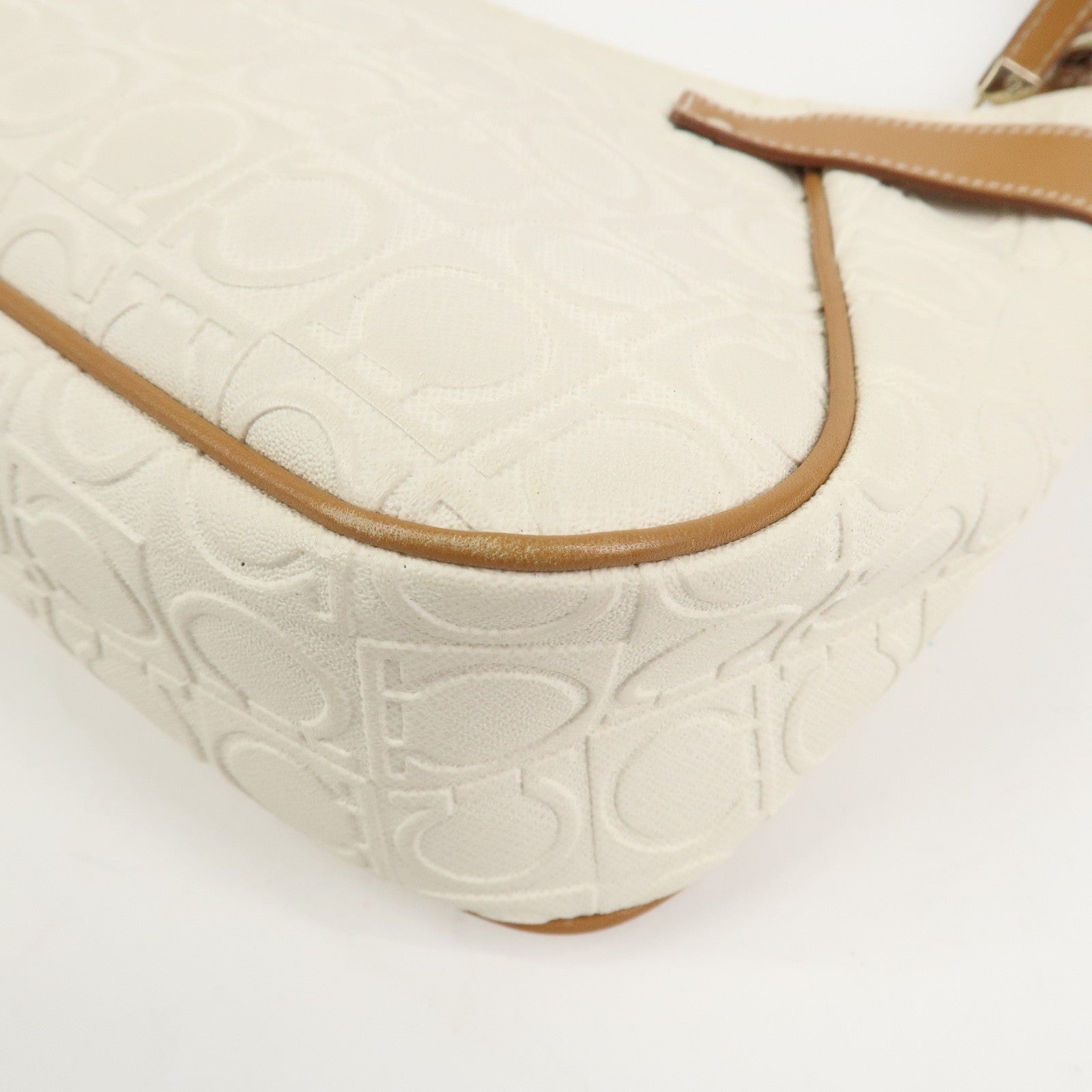 Ferragamo Gancini Logo Leather Shoulder Bag Hand Bag White