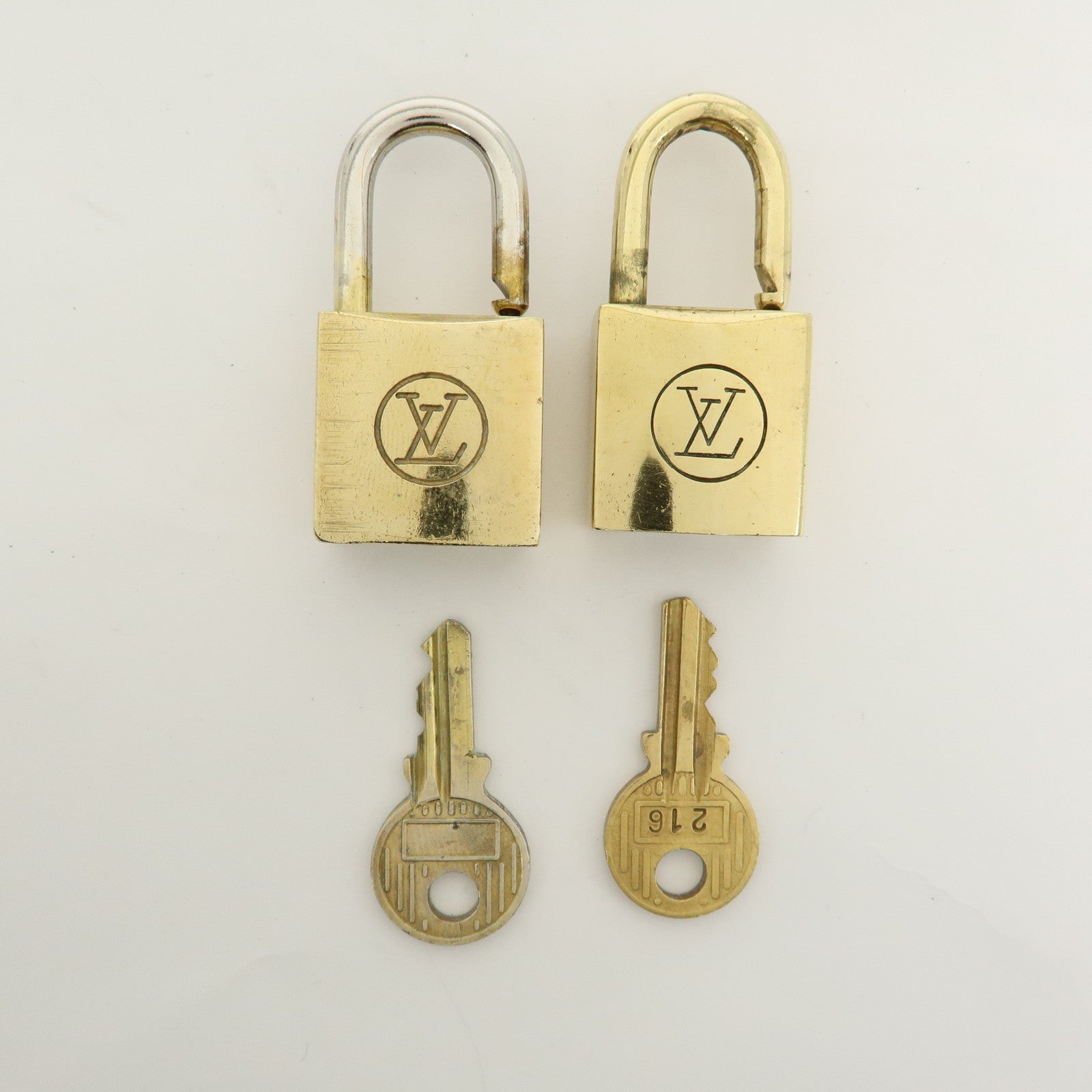 Louis Vuitton Set of 10 Lock & Key Cadena Key Lock Used