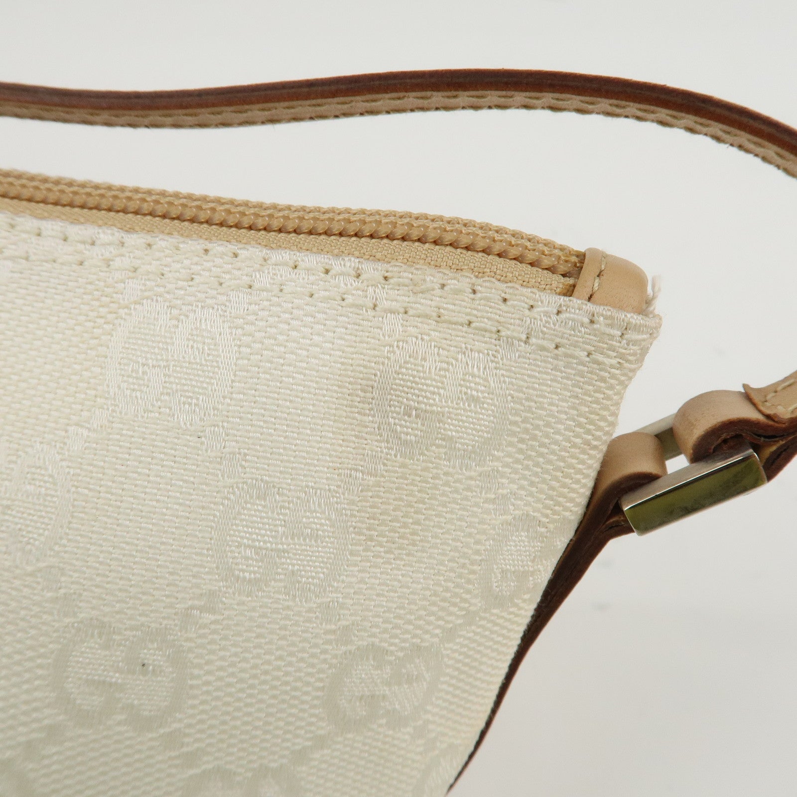 GUCCI Boat Bag GG Canvas Leather Hand Bag White Beige 039.1103 Used