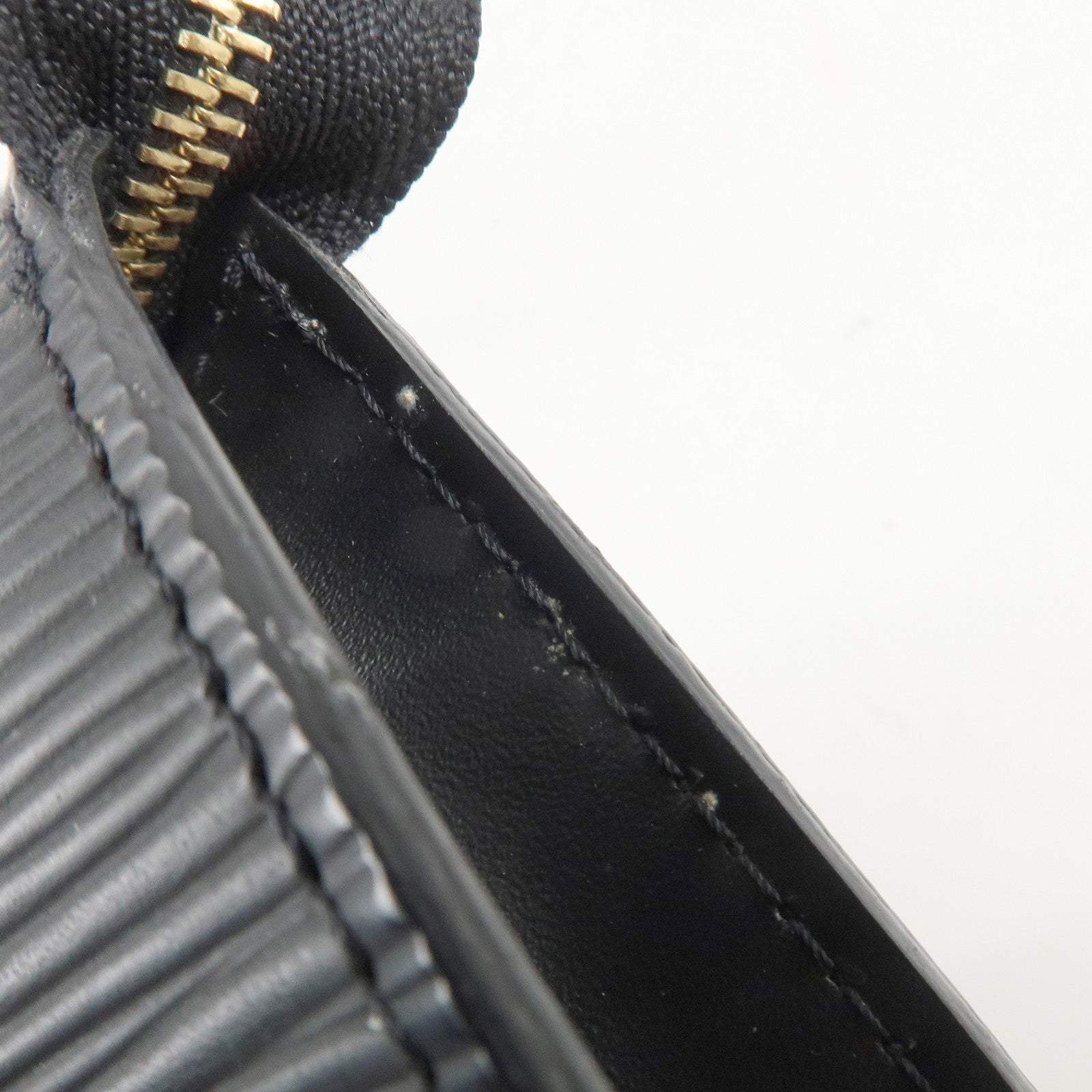 Louis Vuitton Epi Pochette Accessoires Pouch Noir Black M52942 Used