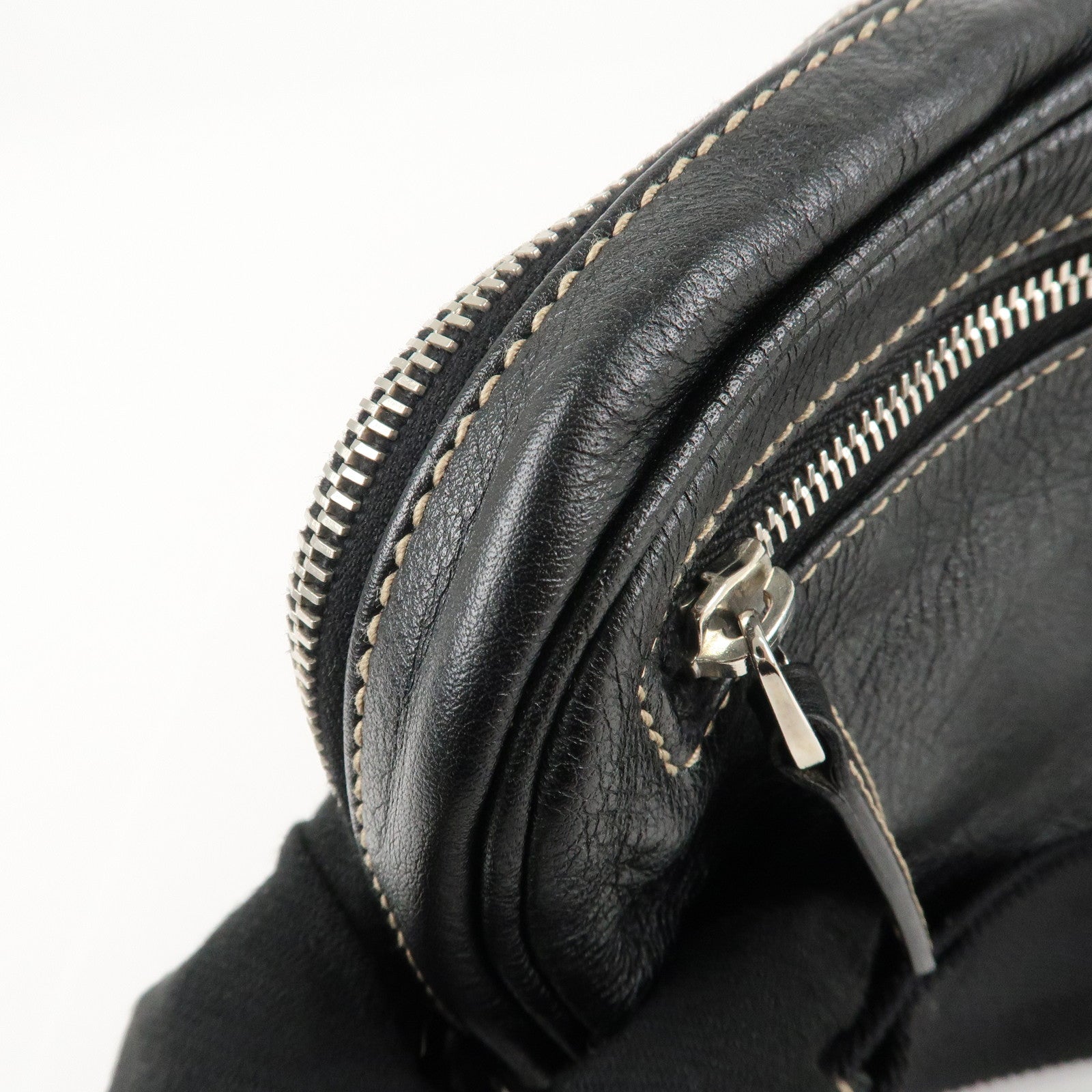 GUCCI Leather Nylon Waist Bag Cross Body Bag Black 201846 Used