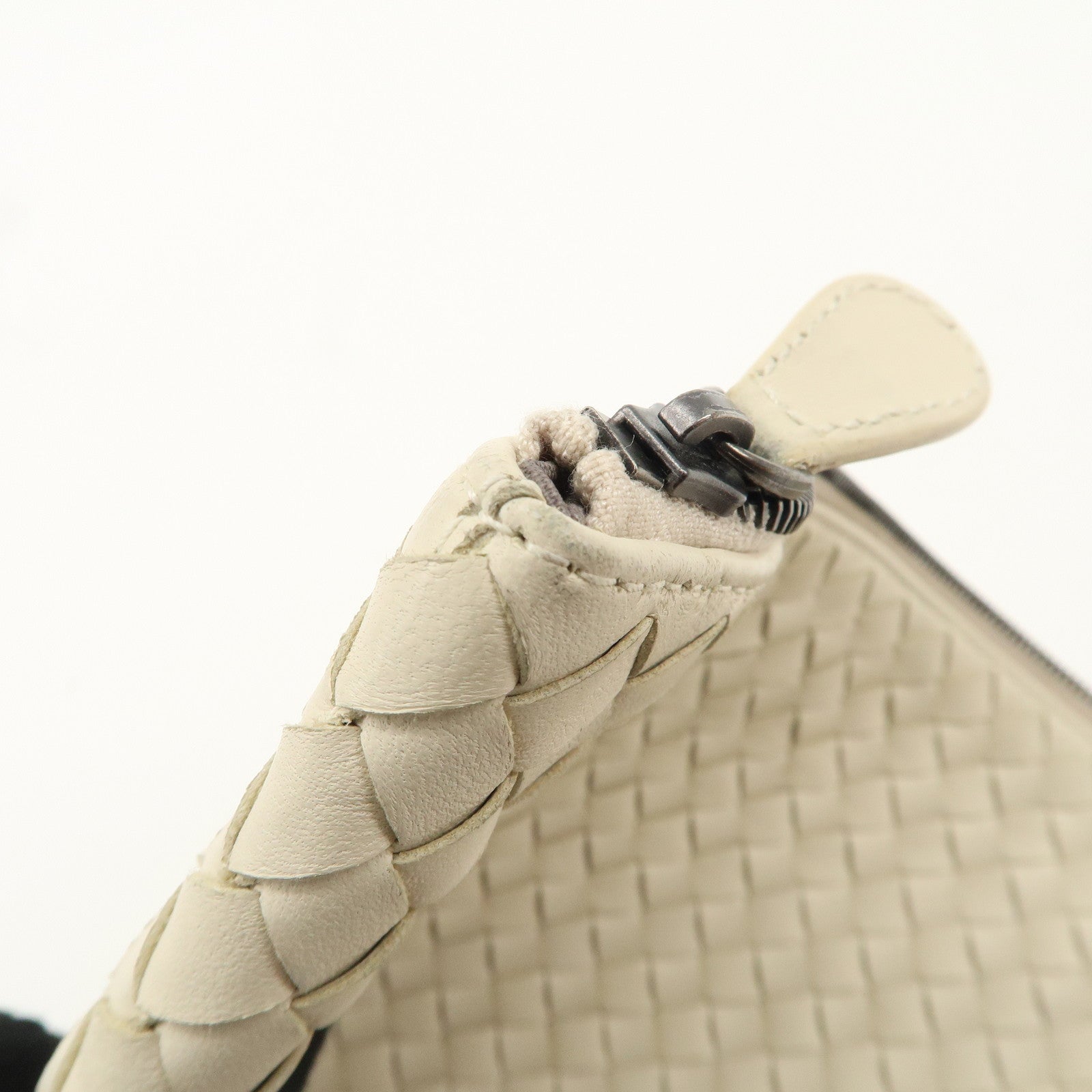 BOTTEGA VENETA Intrecciato Leather Pouch Cosmetic Pouch Ivory