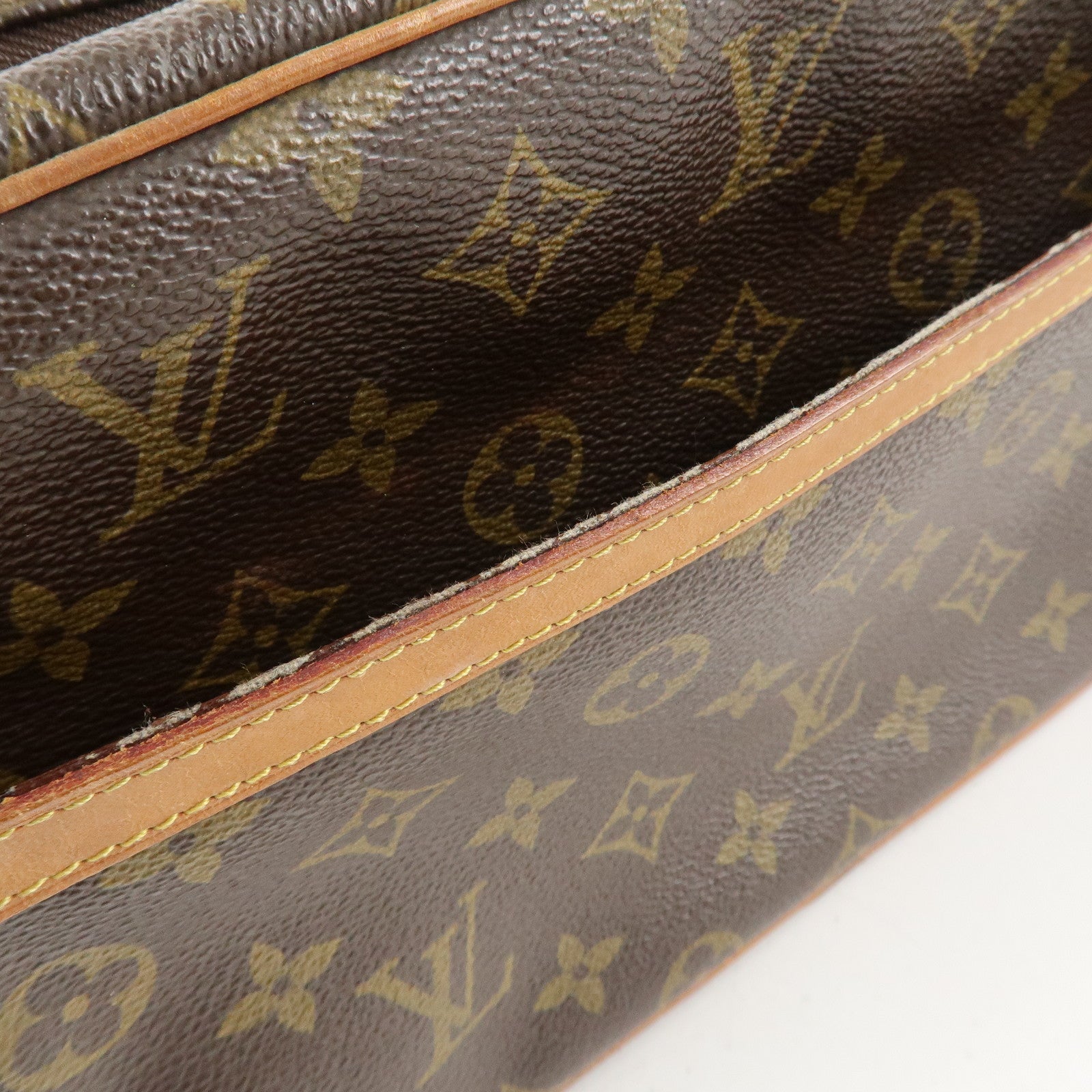 Louis Vuitton Monogram Compiegne 28 Pouch Clutch Bag M51845