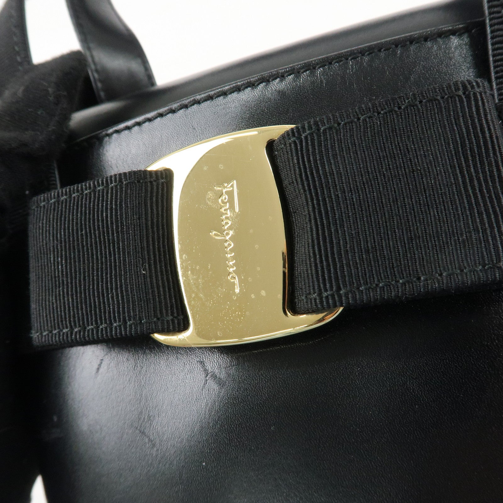 Ferragamo Vara Ribbon Leather Small Hand Bag Black Gold HDW Used