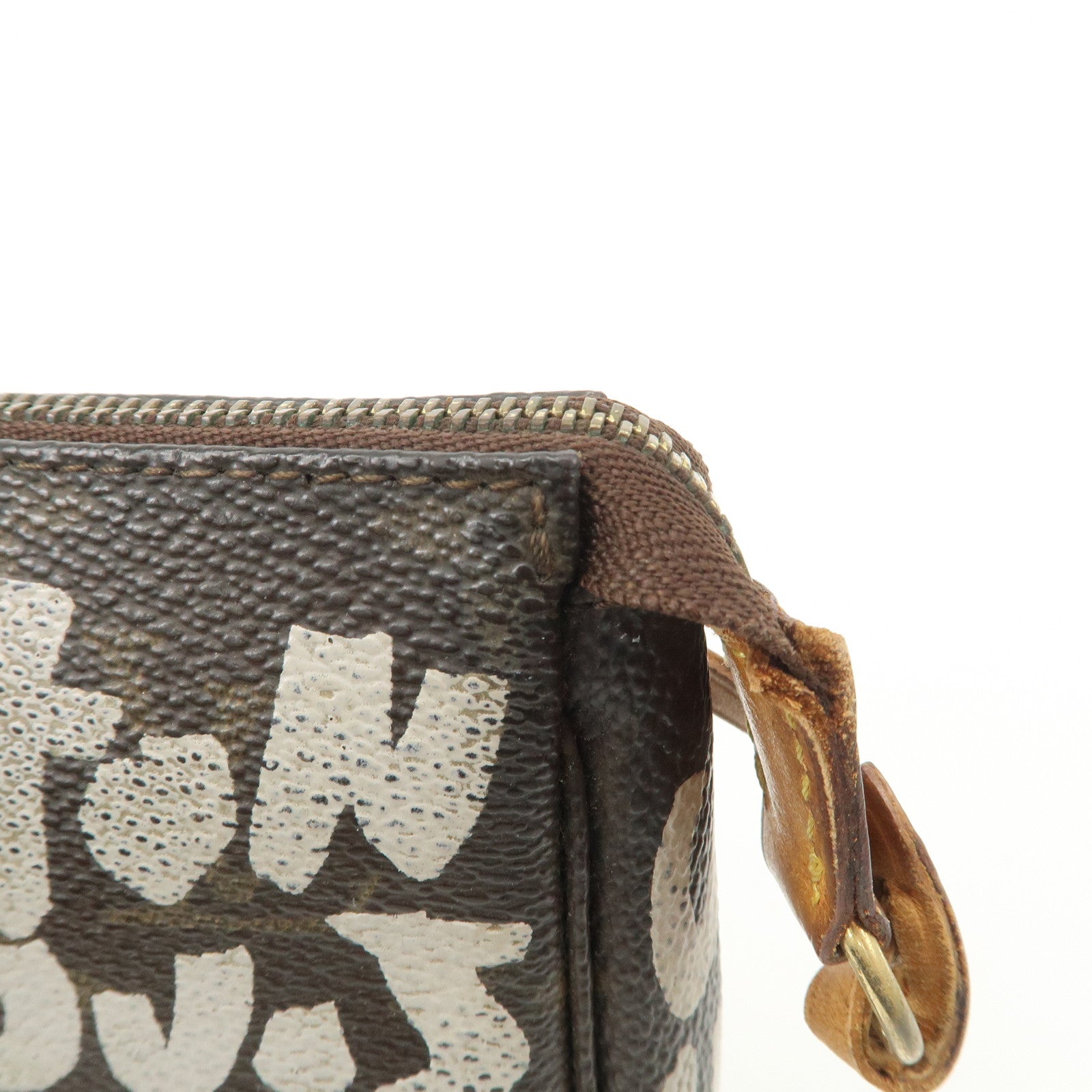 Louis Vuitton Monogram Graffiti Pochette Accessoires M92192