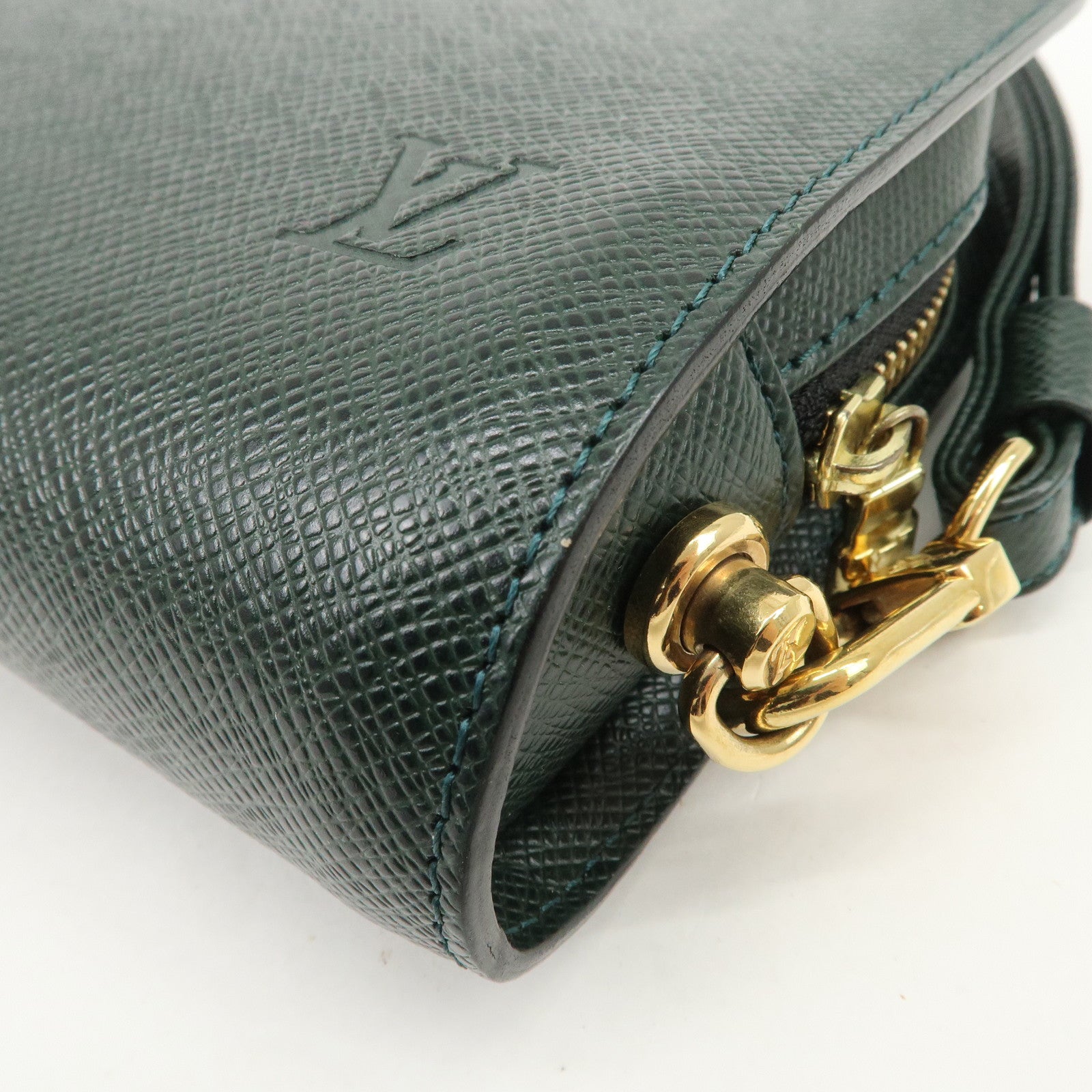 Louis Vuitton Taiga Baikal Clutch Bag Pouch Epicea M30184 Used