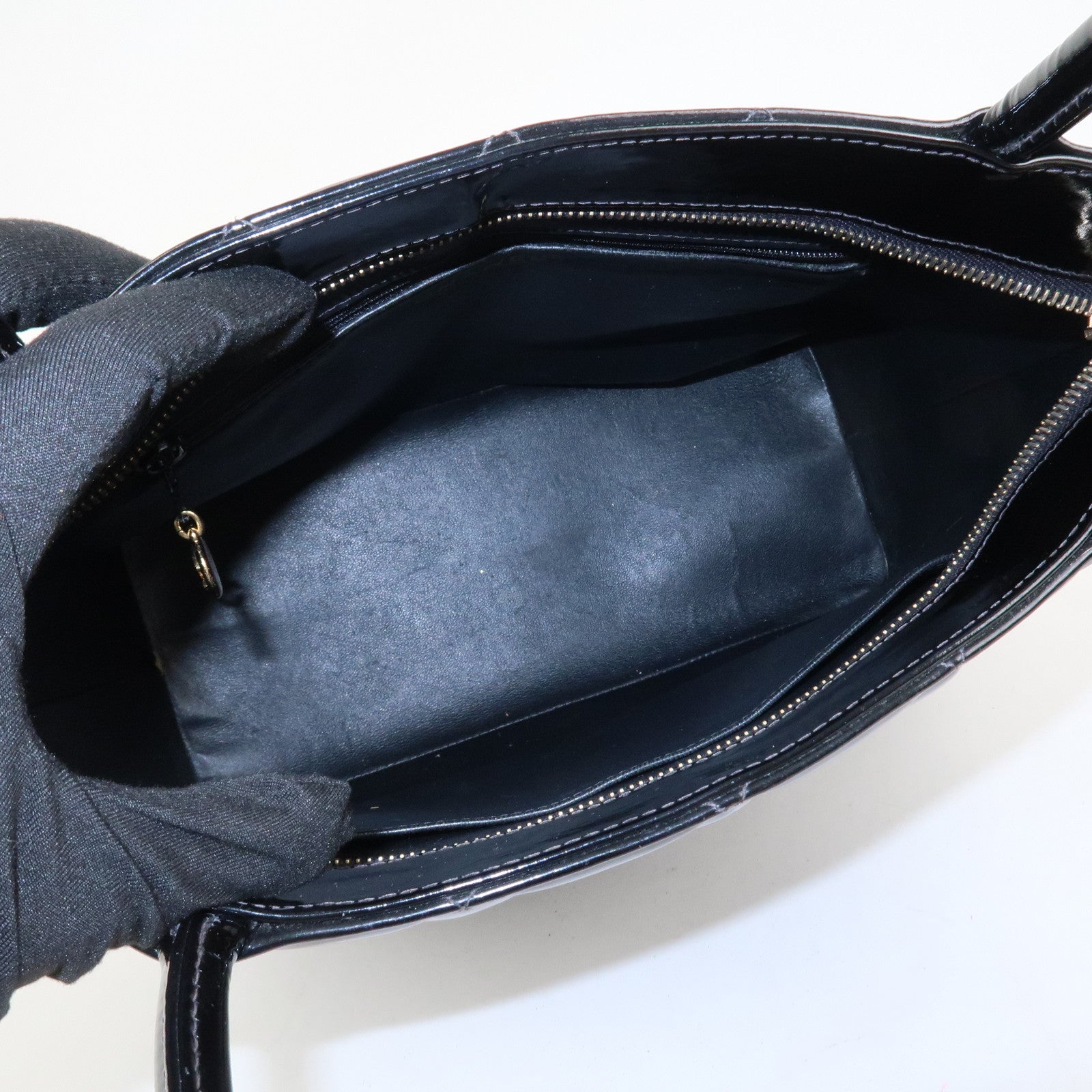 CHANEL Matelasse Patent Leather Medalion Tote Bag Black A01804