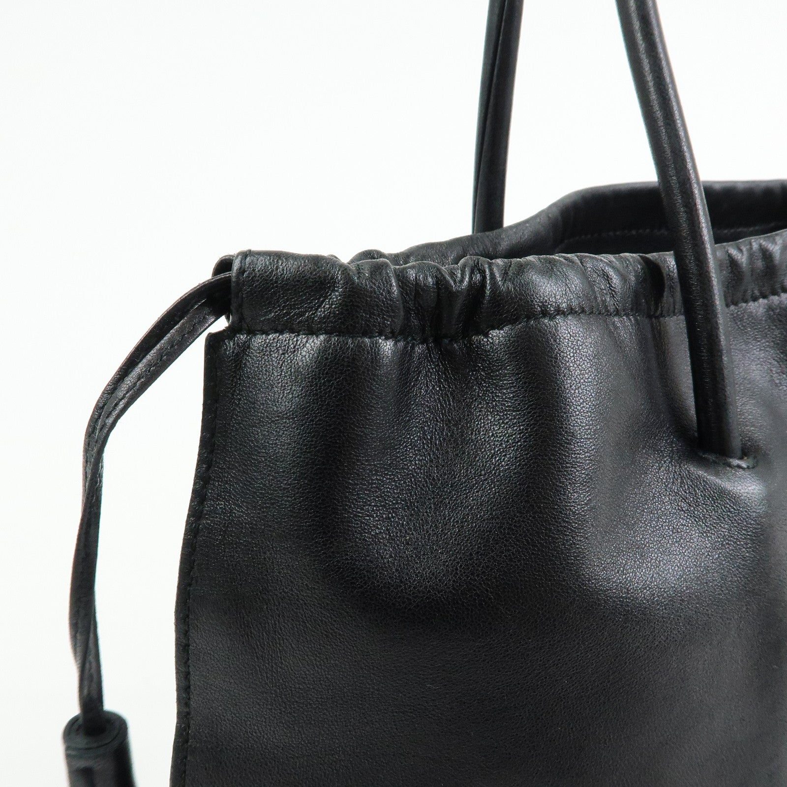 GUCCI Nappa Leather Tassel Tote Shoulder Bag Black 001・4331・001998