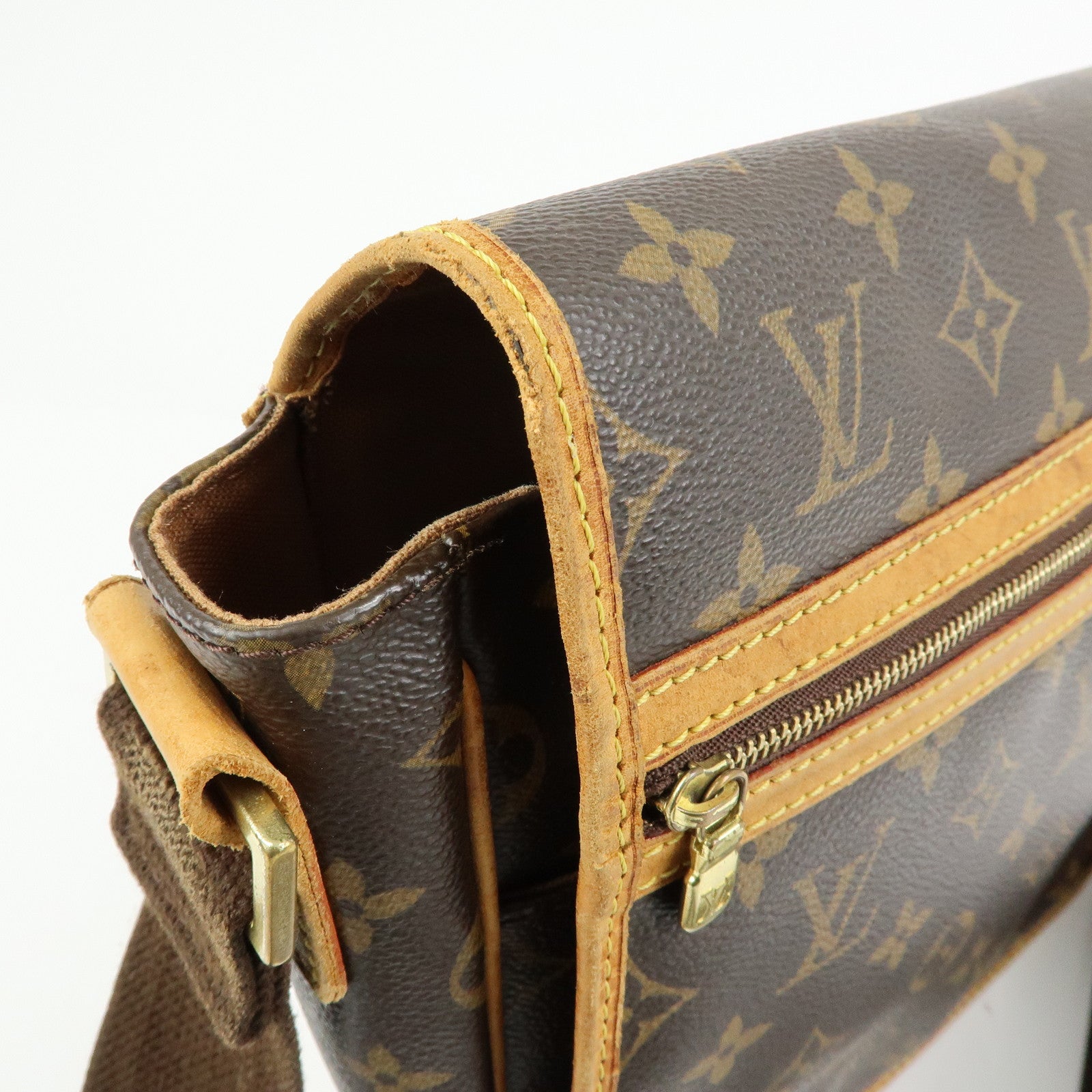 Louis Vuitton Monogram Messenger Bosphore PM Shoulder Bag M40106