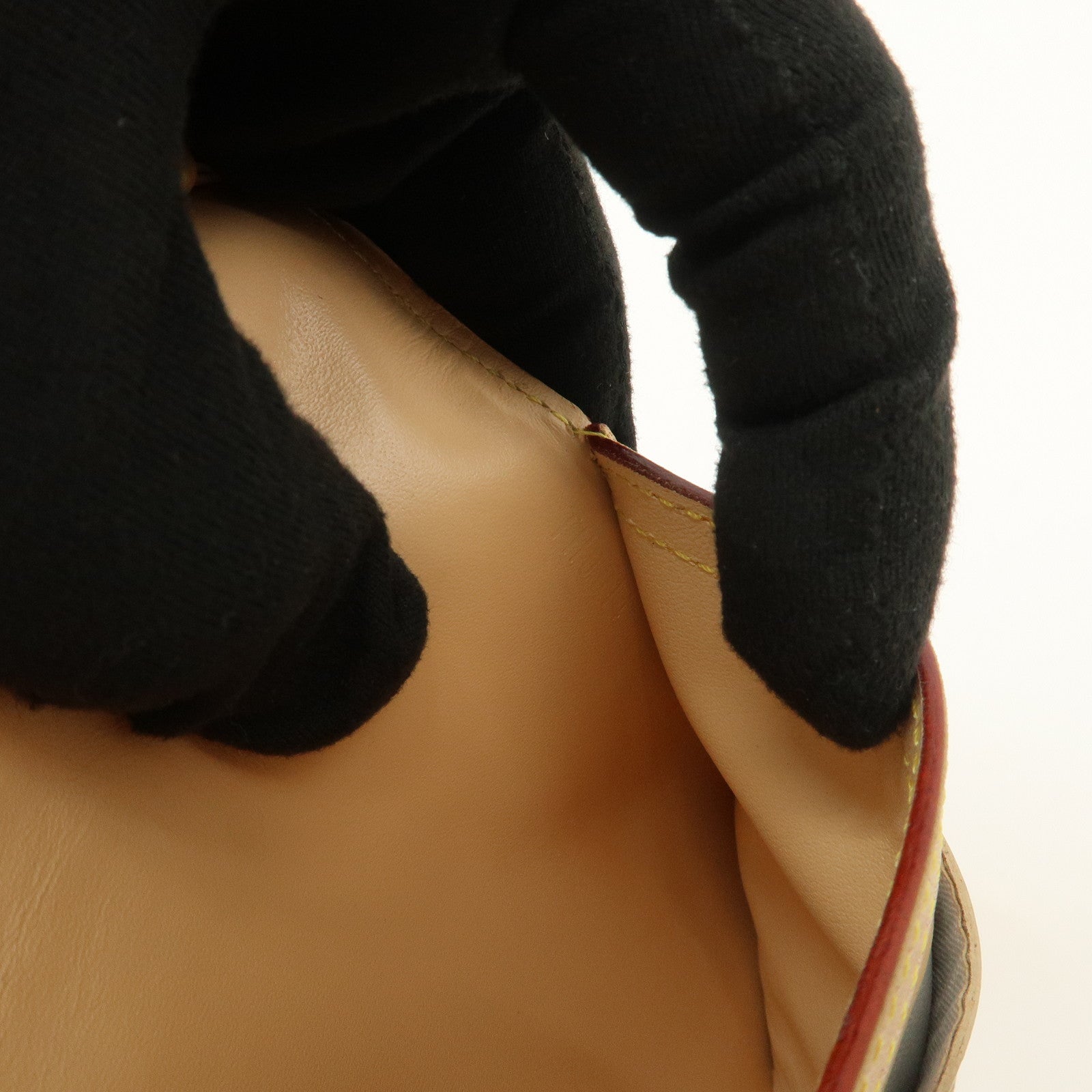 Louis Vuitton Monogram Multicolor Porte Trezor International M92658