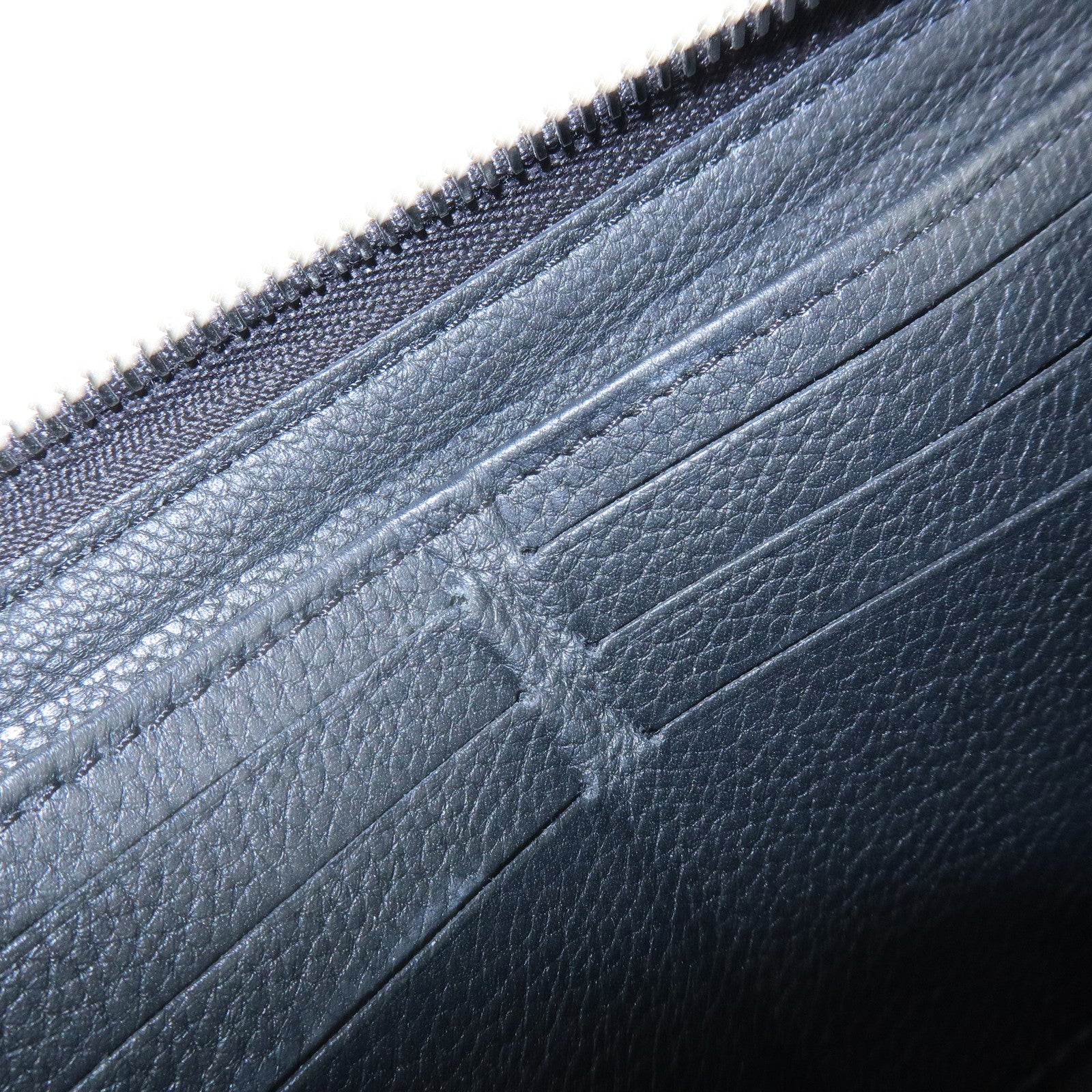 Louis Vuitton Leather Lockme Round Zippy Long Wallet Noir M62622