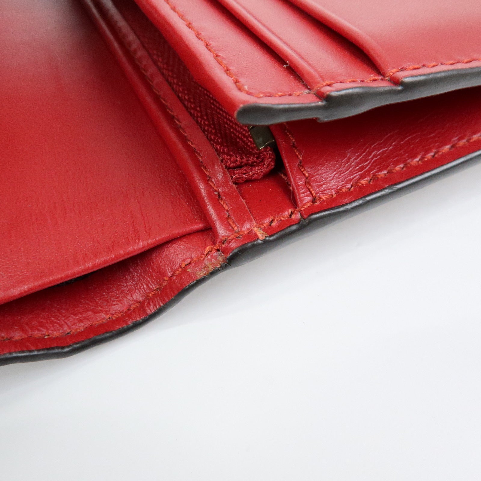 GUCCI Interlocking G GG Supereme Cherry Compact Wallet 476050