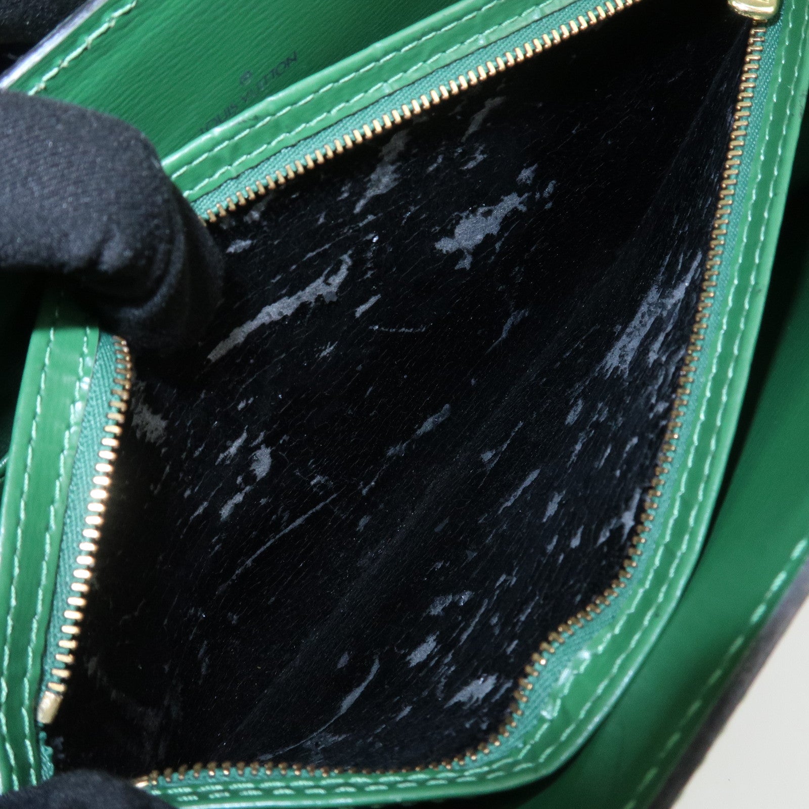 Louis Vuitton Epi Capucines Leather Shoulder Bag BorneoGreen M52344