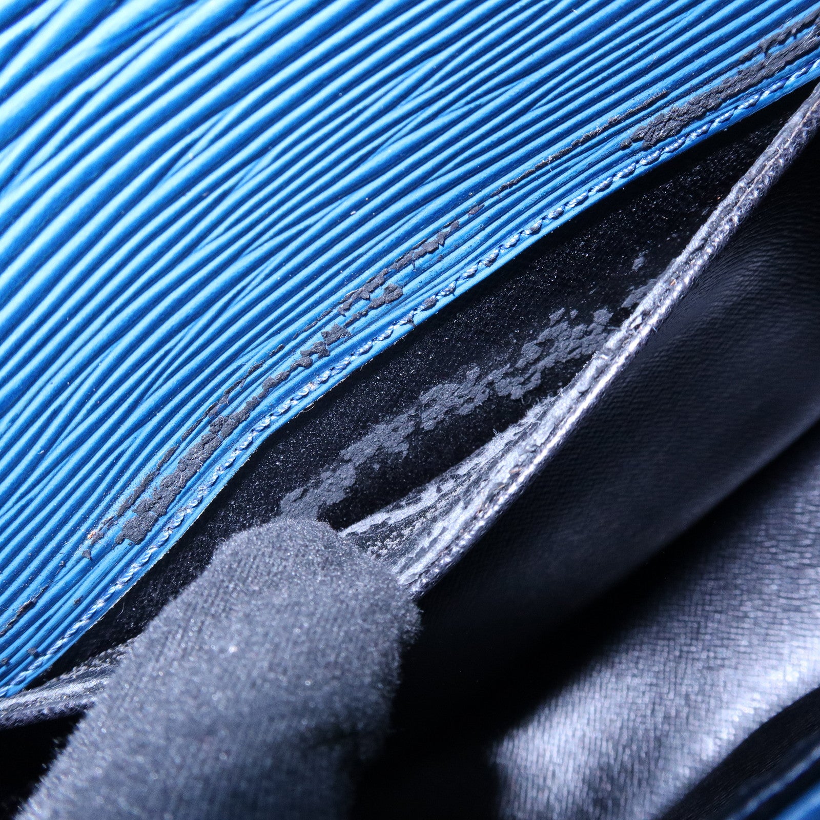 Louis Vuitton Epi Mini Saint Cloud Shoulder Bag Toledo Blue M52215