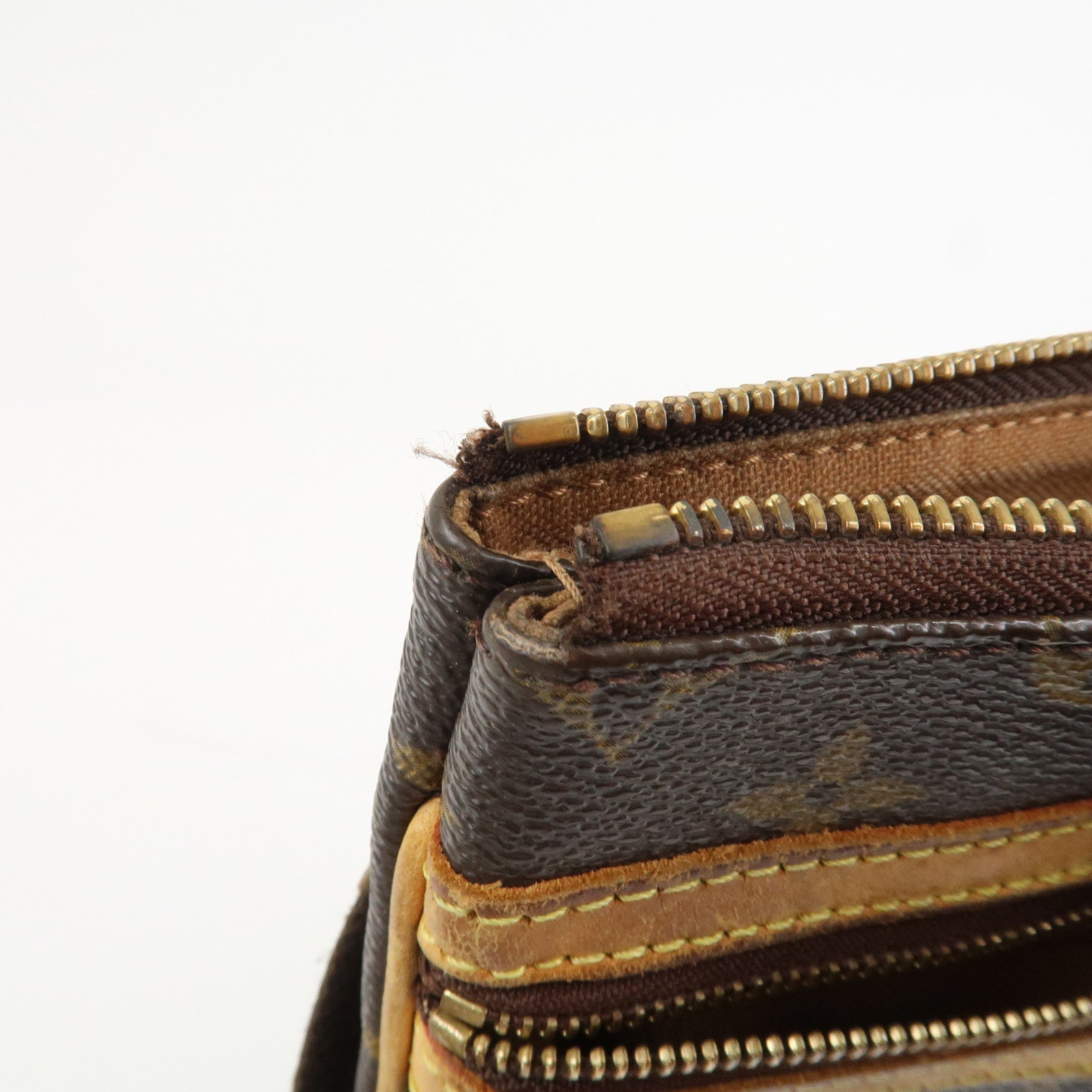 Louis Vuitton Monogram Pochette Bosphore Shoulder Bag M40044
