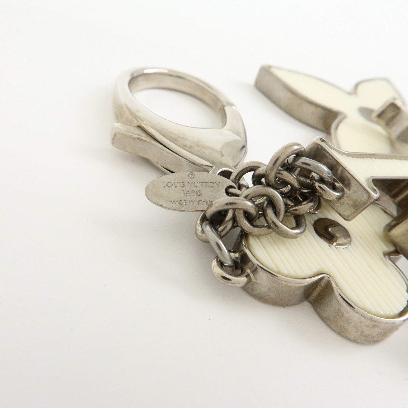 Louis Vuitton Bijoux Sac Fleur de Epi Bag Charm Silver White M65085