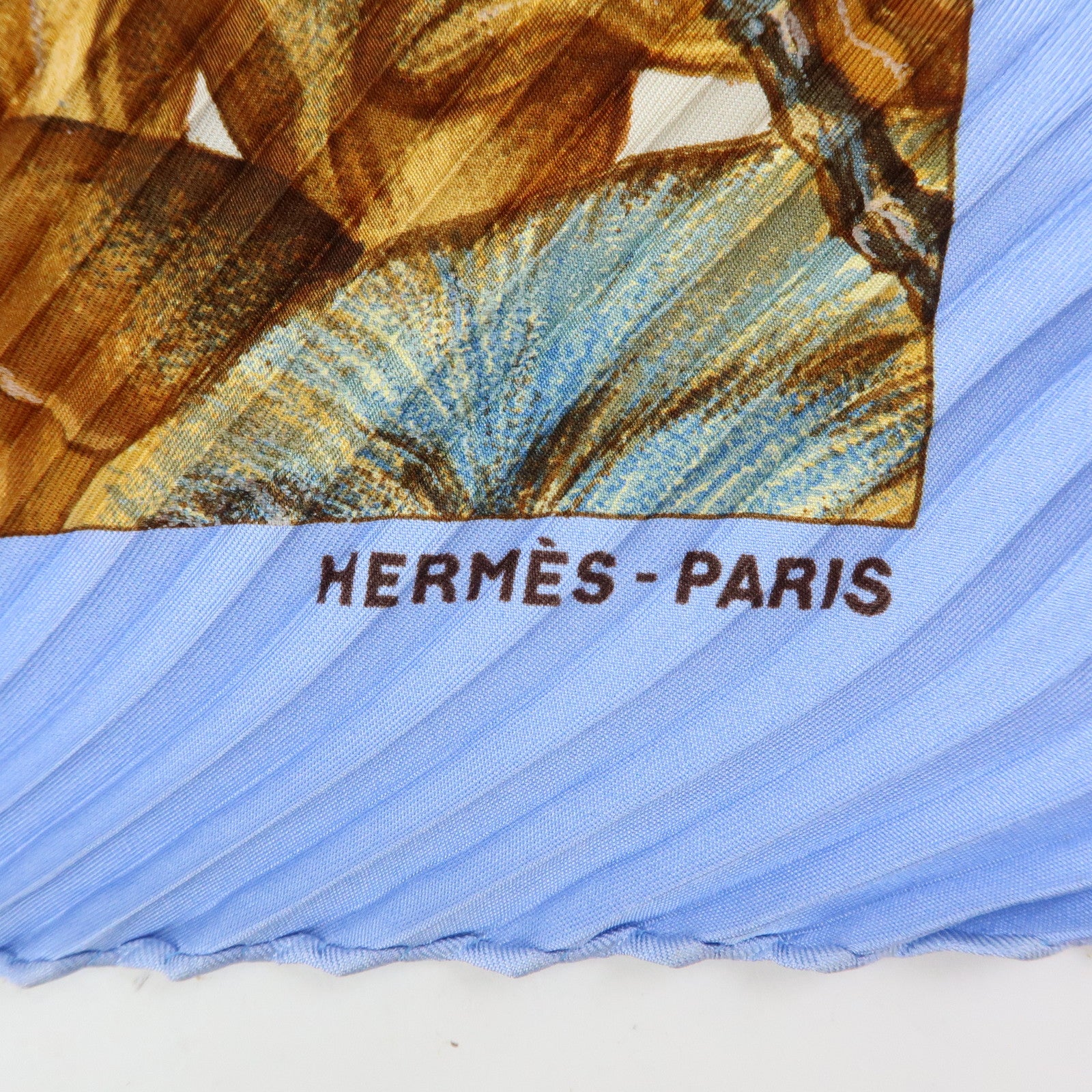 HERMES Pleated Carre 90 Silk 100% Scarf Jardin Creole Light Blue