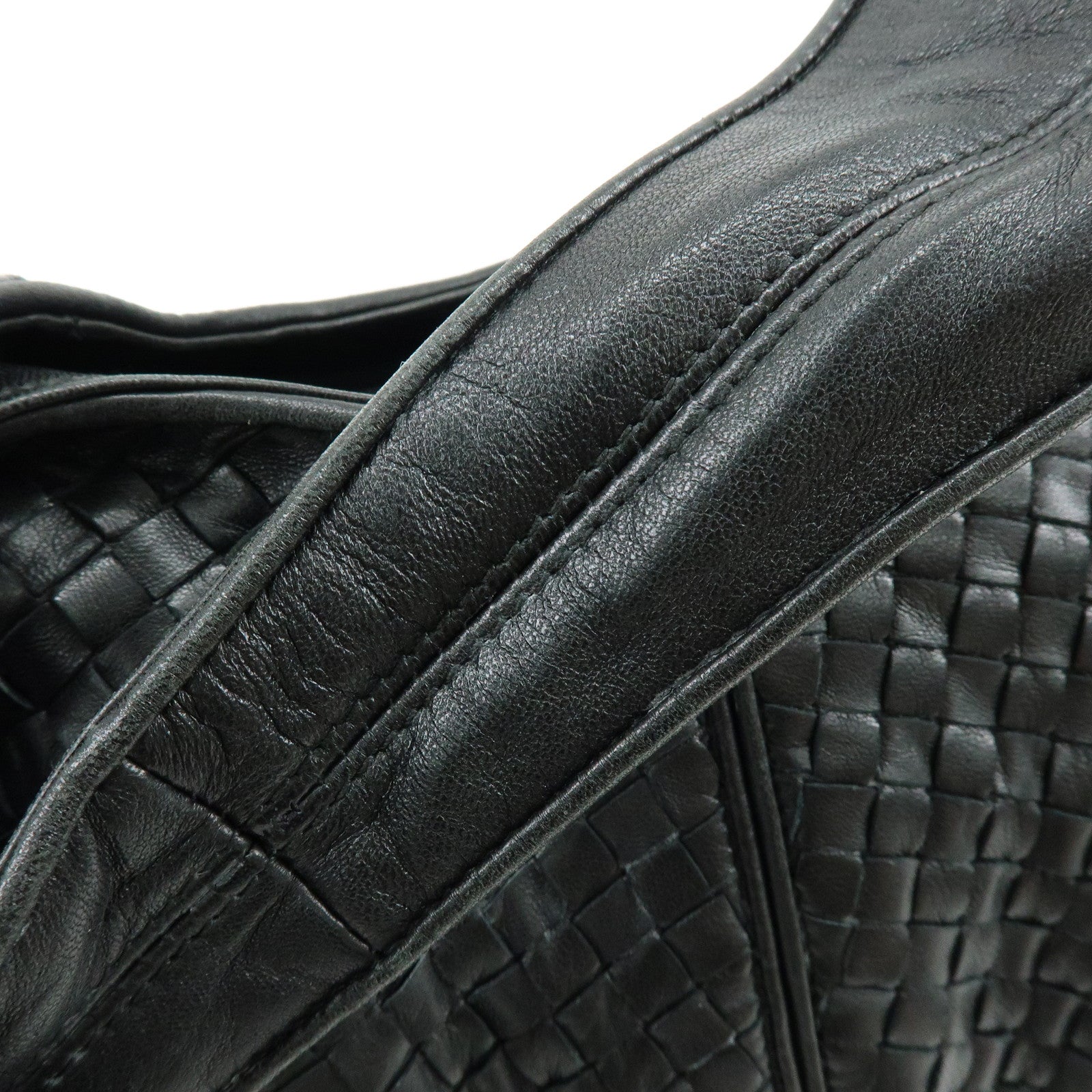 BOTTEGA VENETA Intrecciato Lamb Skin Shoulder Bag Black 145552