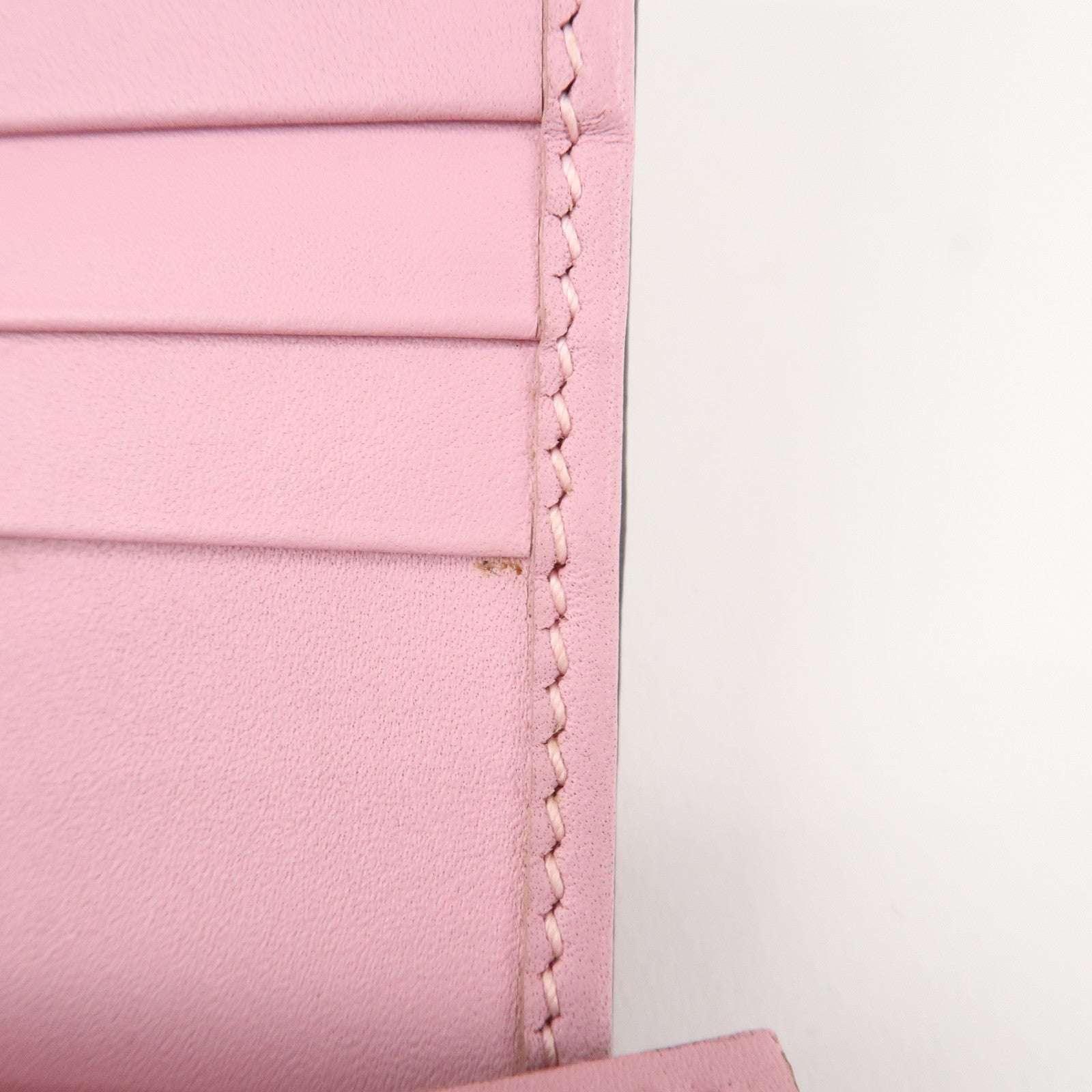 GUCCI GG Supreme Leather Strawberry Print Bi-fold Wallet 573839 Used