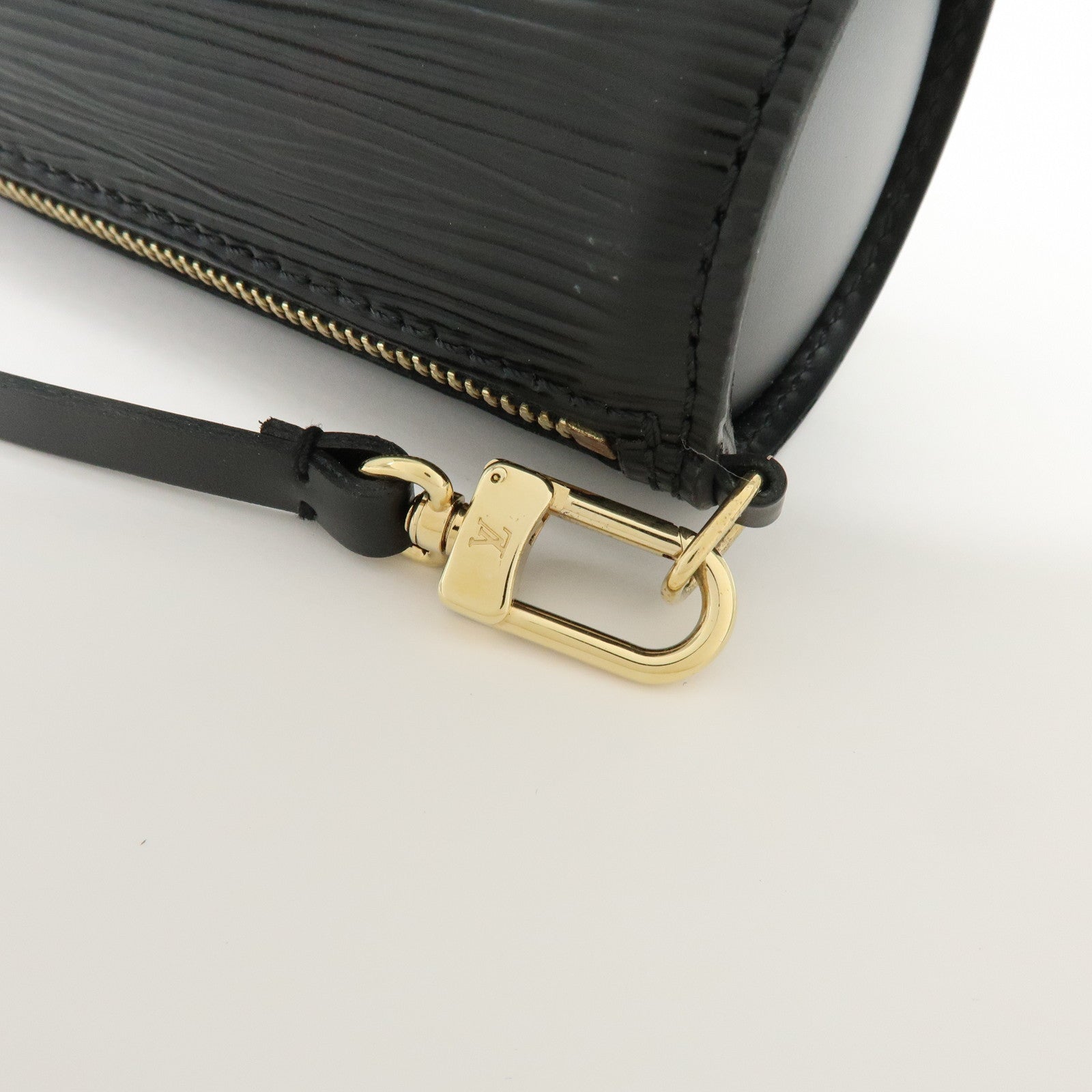 Louis Vuitton Epi Mini Pouch For Soufflot Hand Bag Noir Black