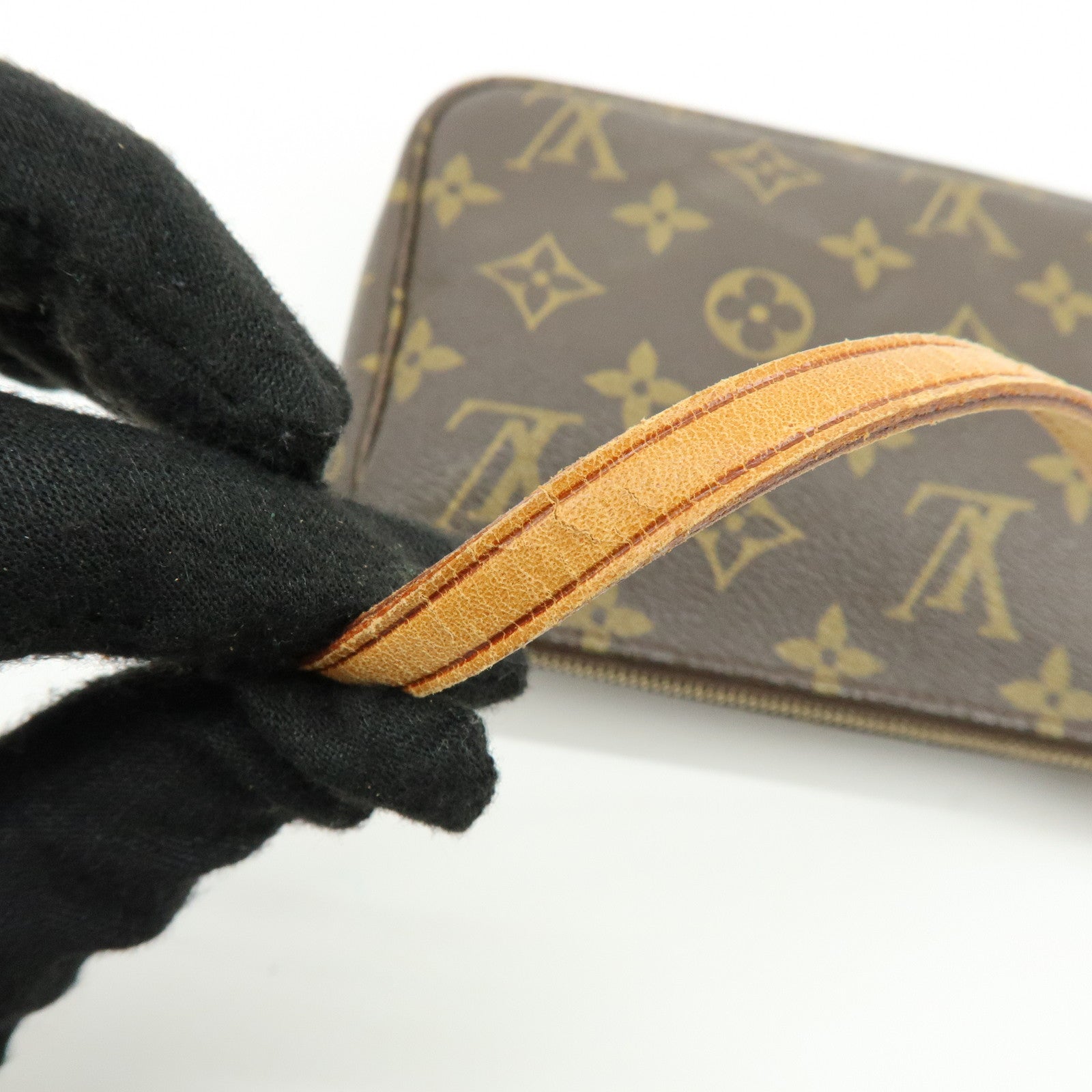 Louis Vuitton Monogram Pochette Accessoires Pouch Hand Bag M51980