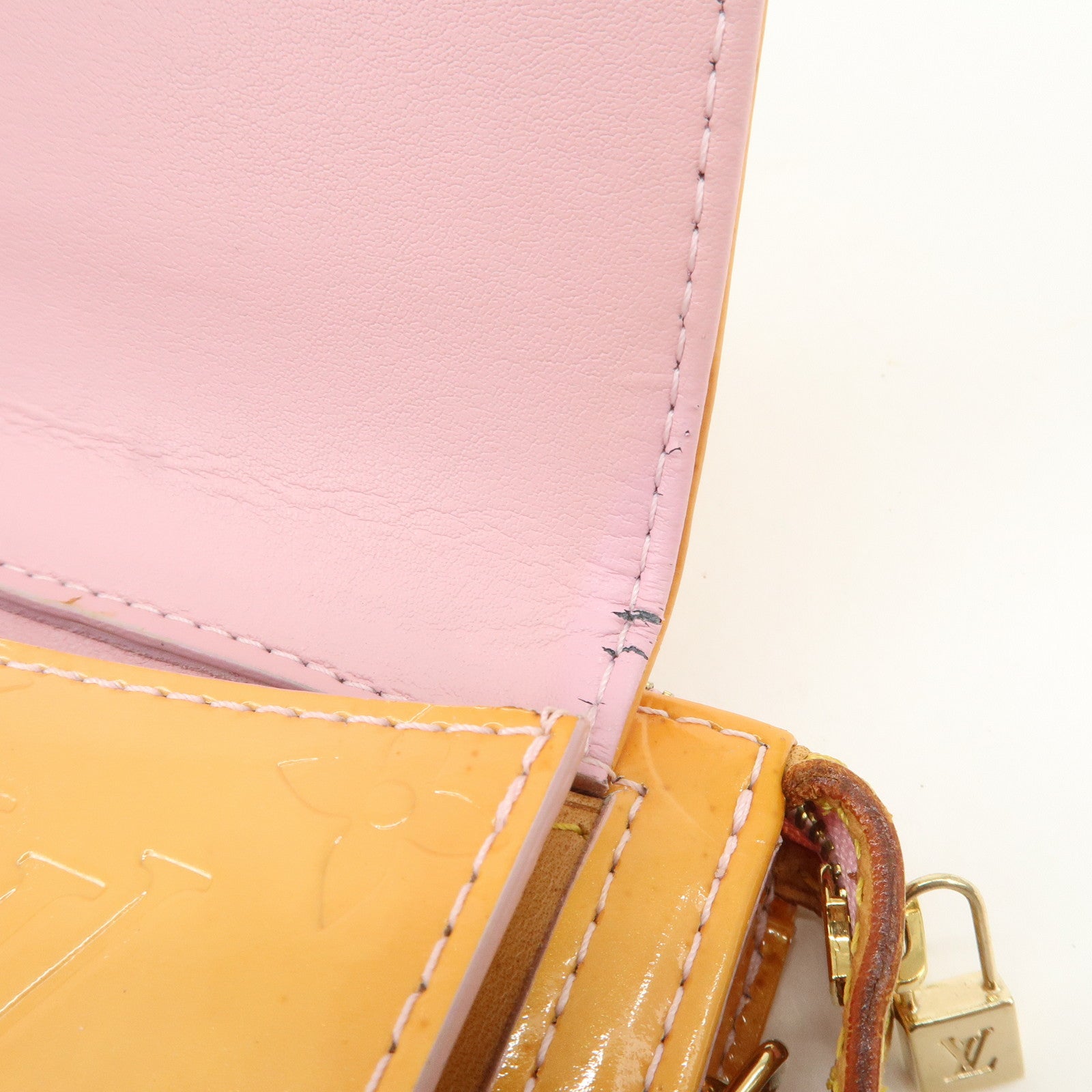 Louis Vuitton Monogram Vernis Leather Motto Shoulder Bag M91034