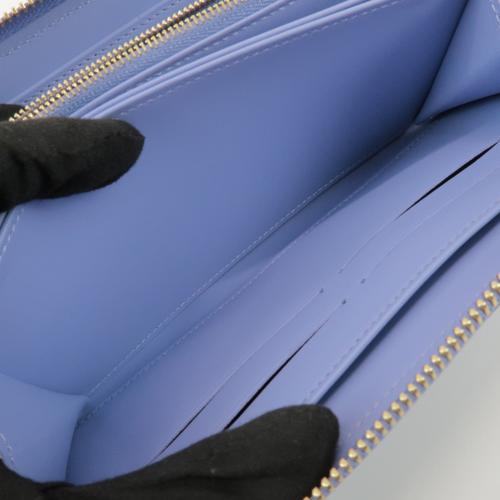 Louis Vuitton Monogram Vernis Round Zippy Wallet Lilas M90141