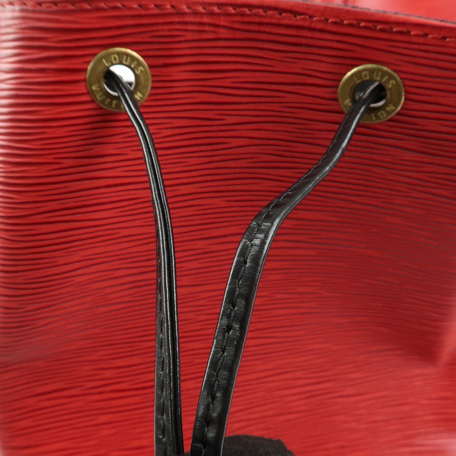 Louis Vuitton Epi Petit Noe Shoulder Bag Bicolor Noir Red M44172