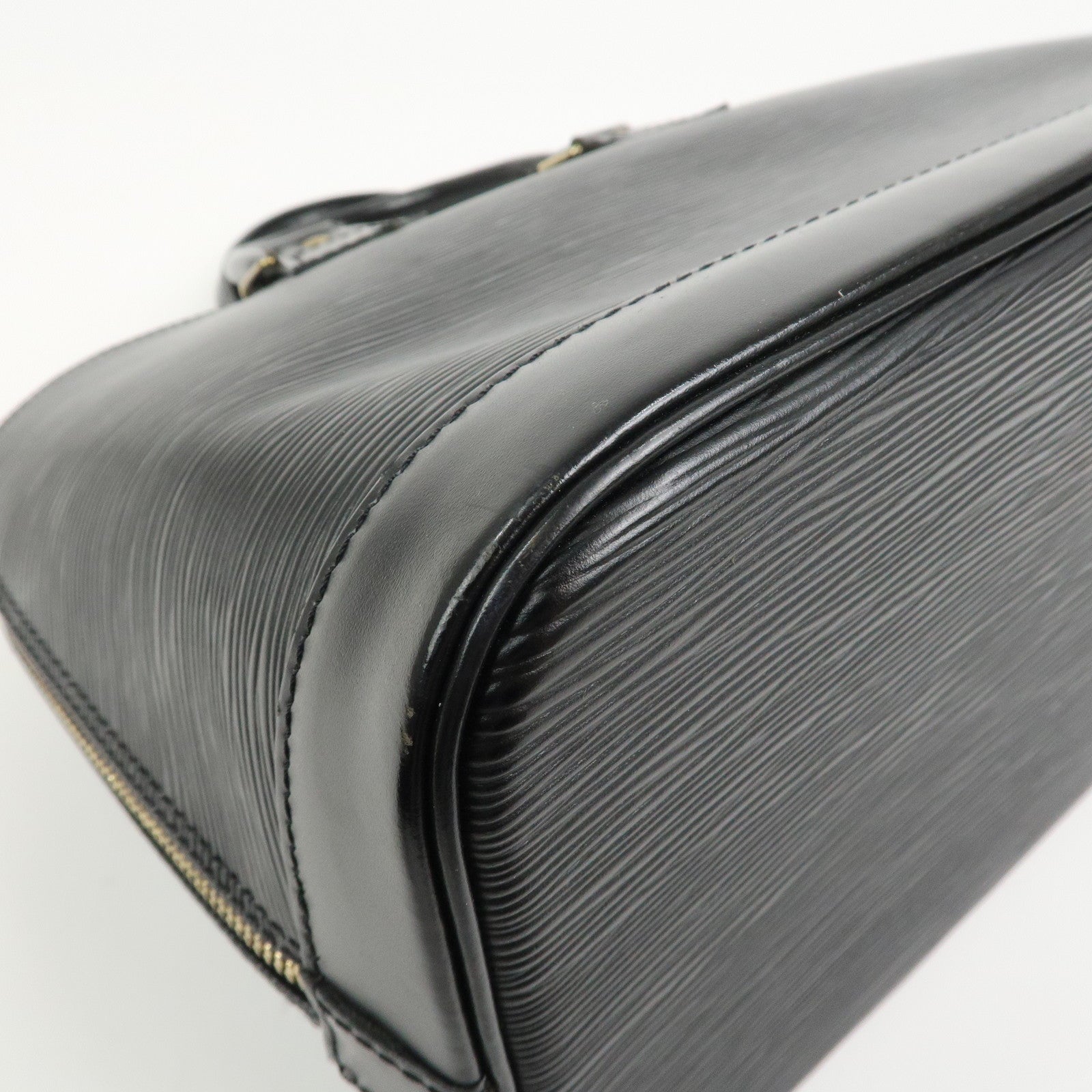 Louis Vuitton Epi Leather Alma MM Hand Bag Noir Black M52142